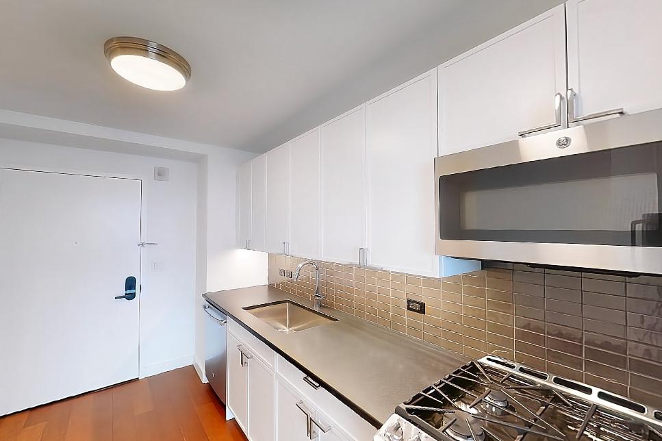 KITCHEN & LAUNDRY