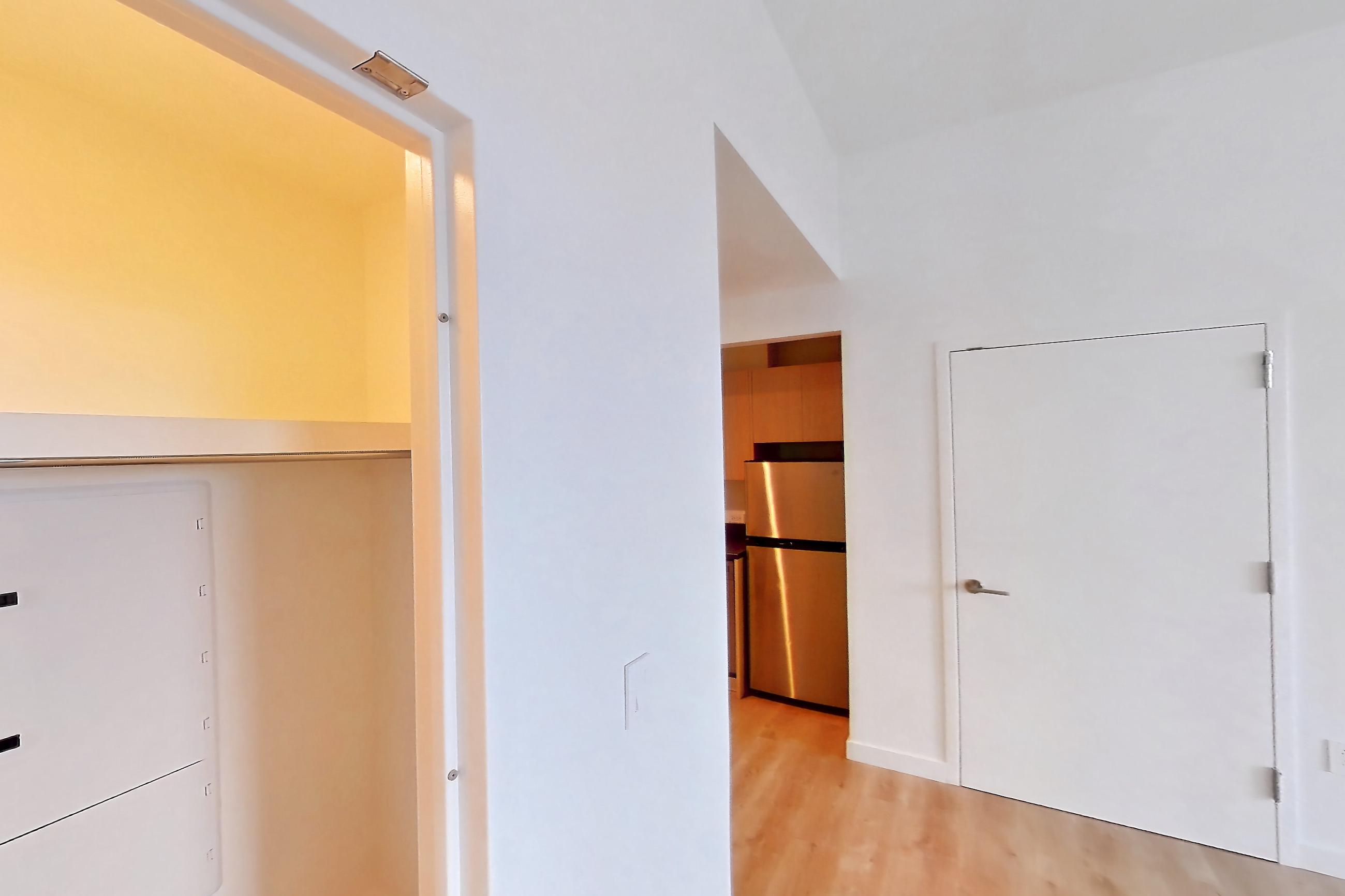 LIVING SPACE CLOSET 1