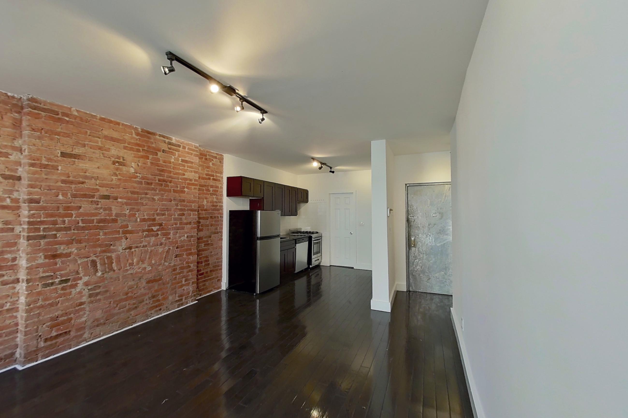 LIVING ROOM CORNER 1