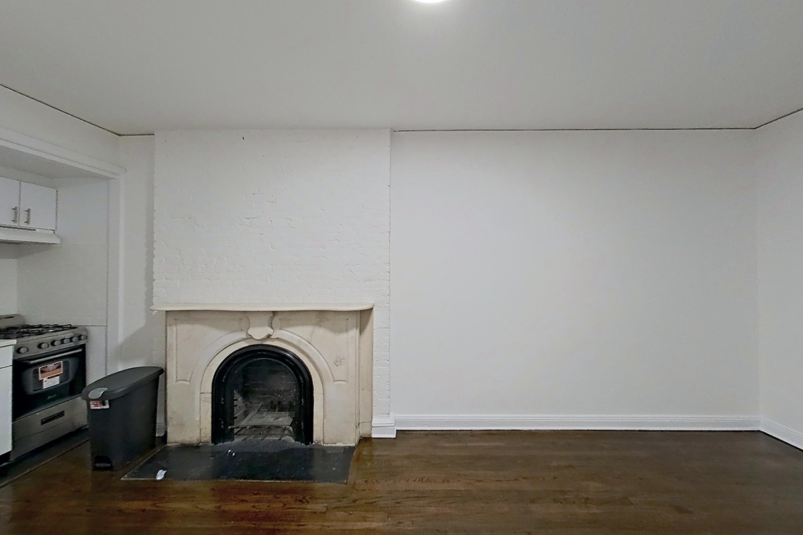 LIVING ROOM 1