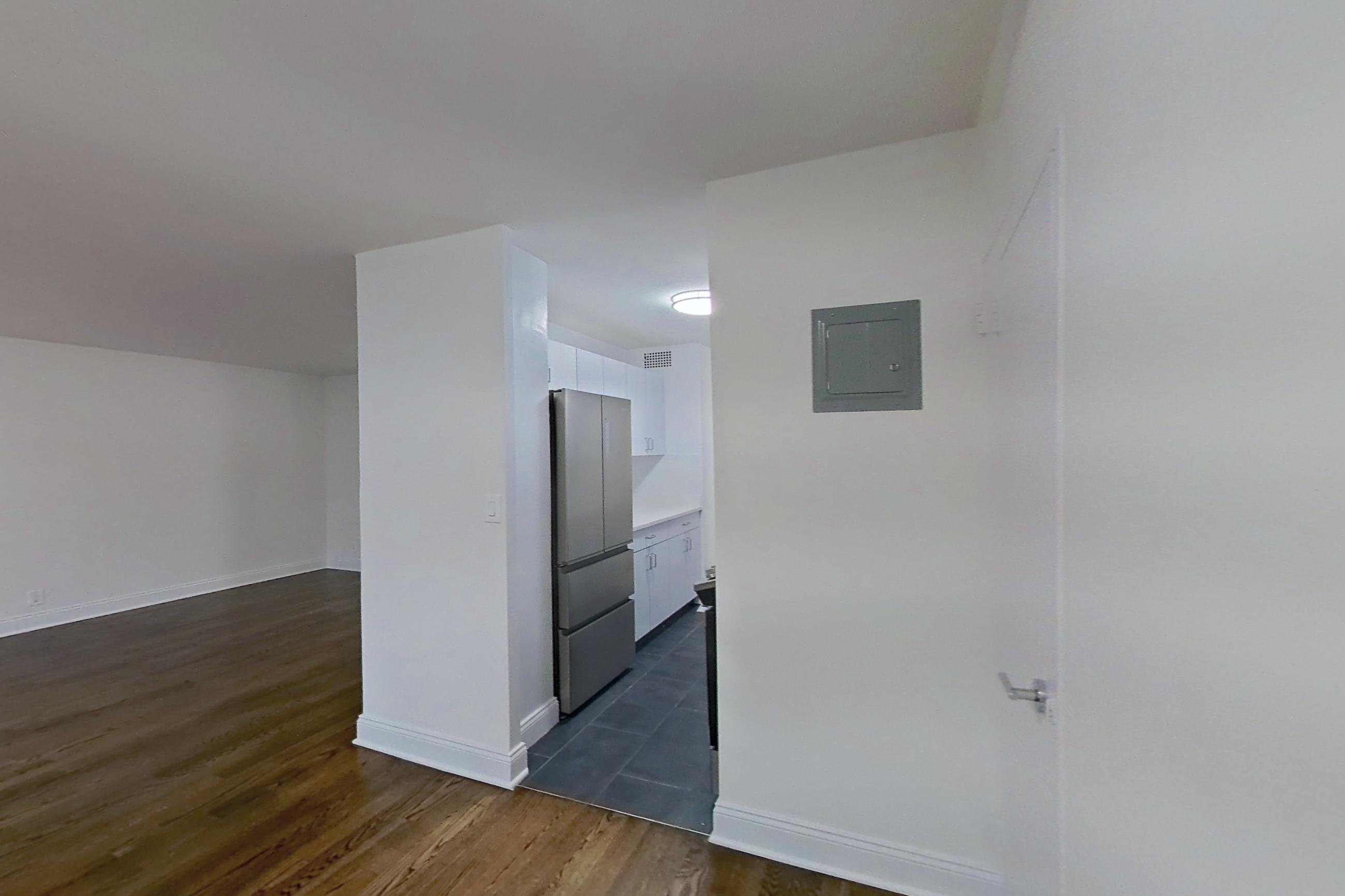 LIVING ROOM 5