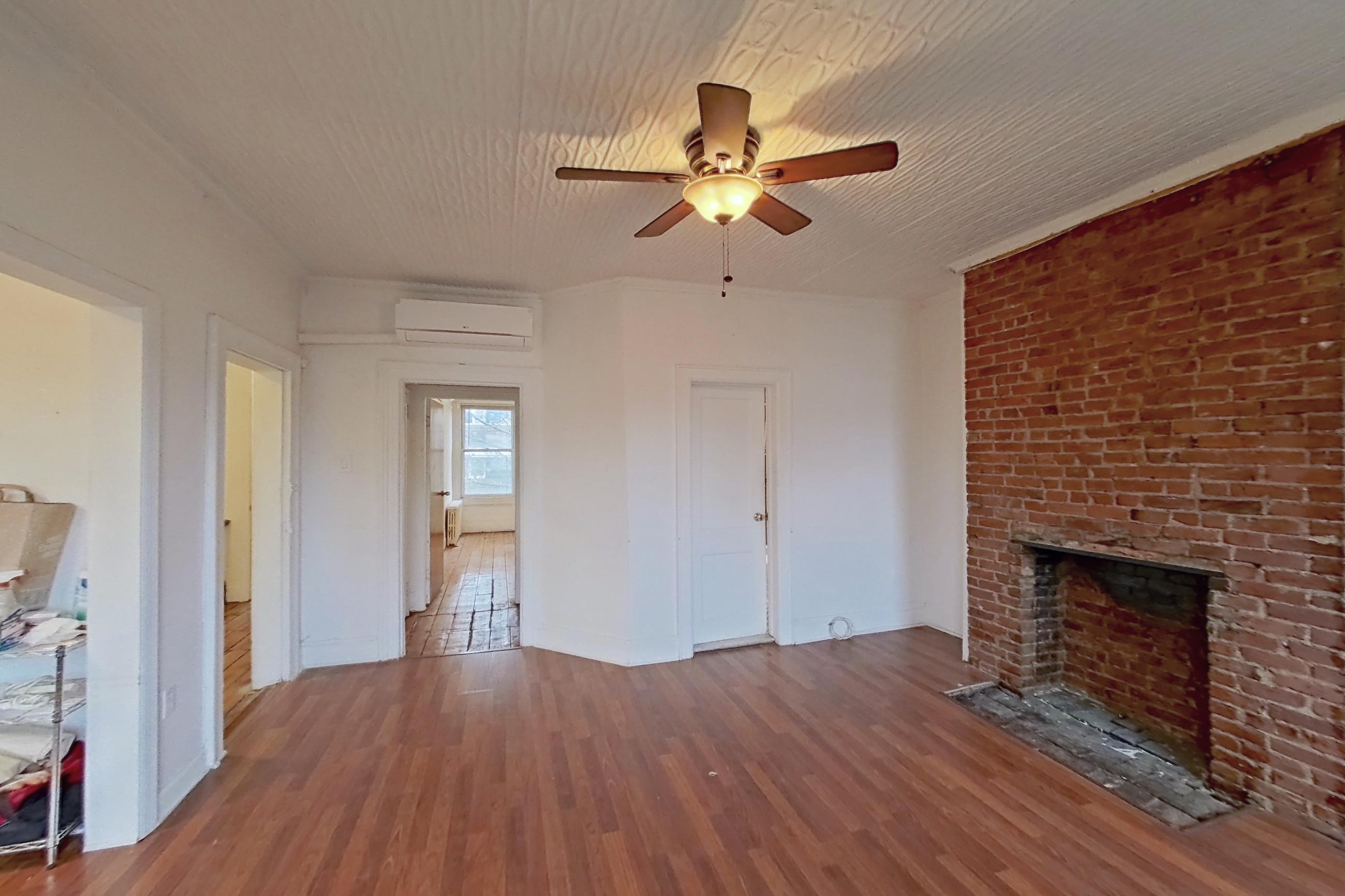 LIVING ROOM 1