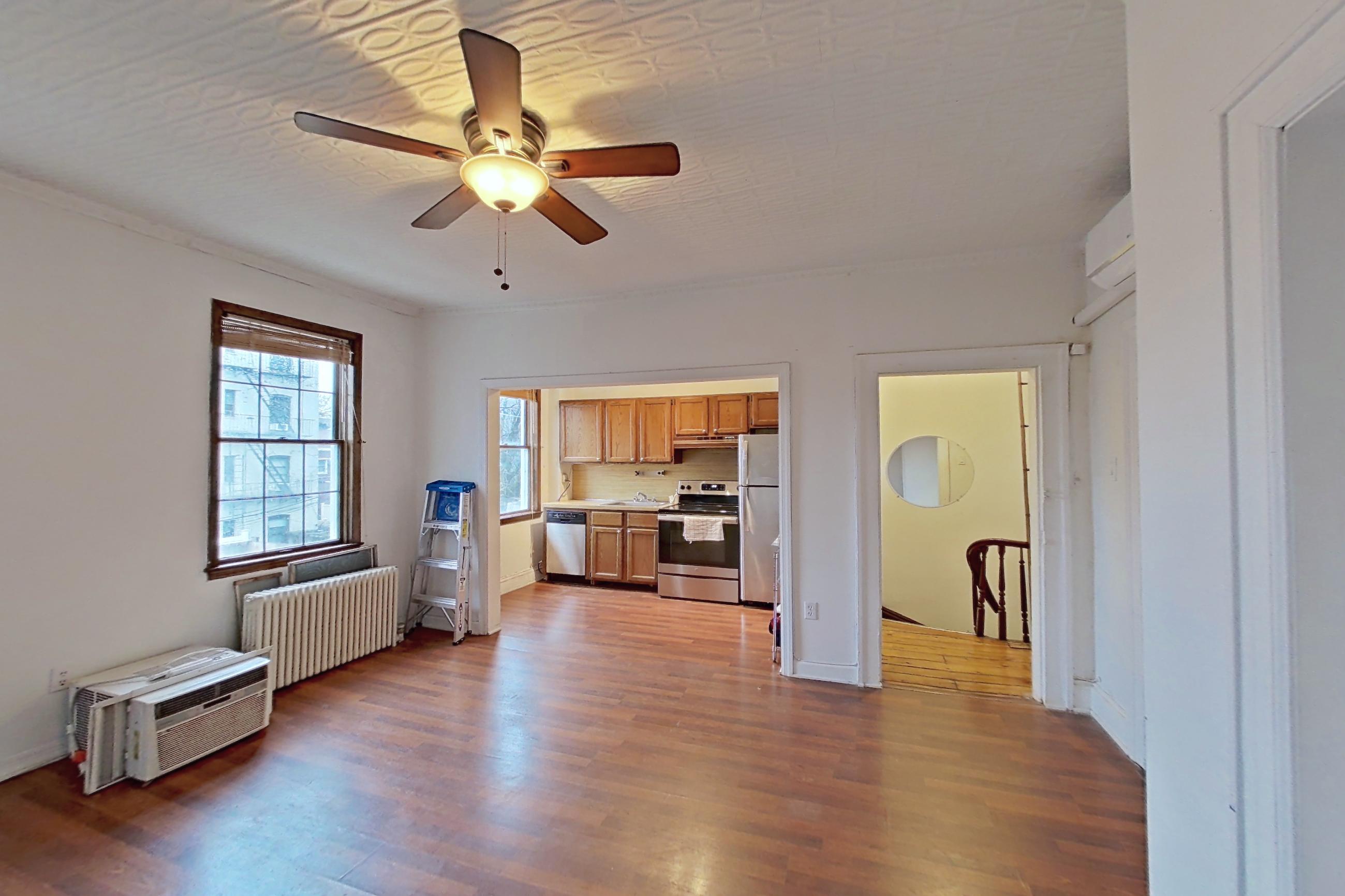 LIVING ROOM 3