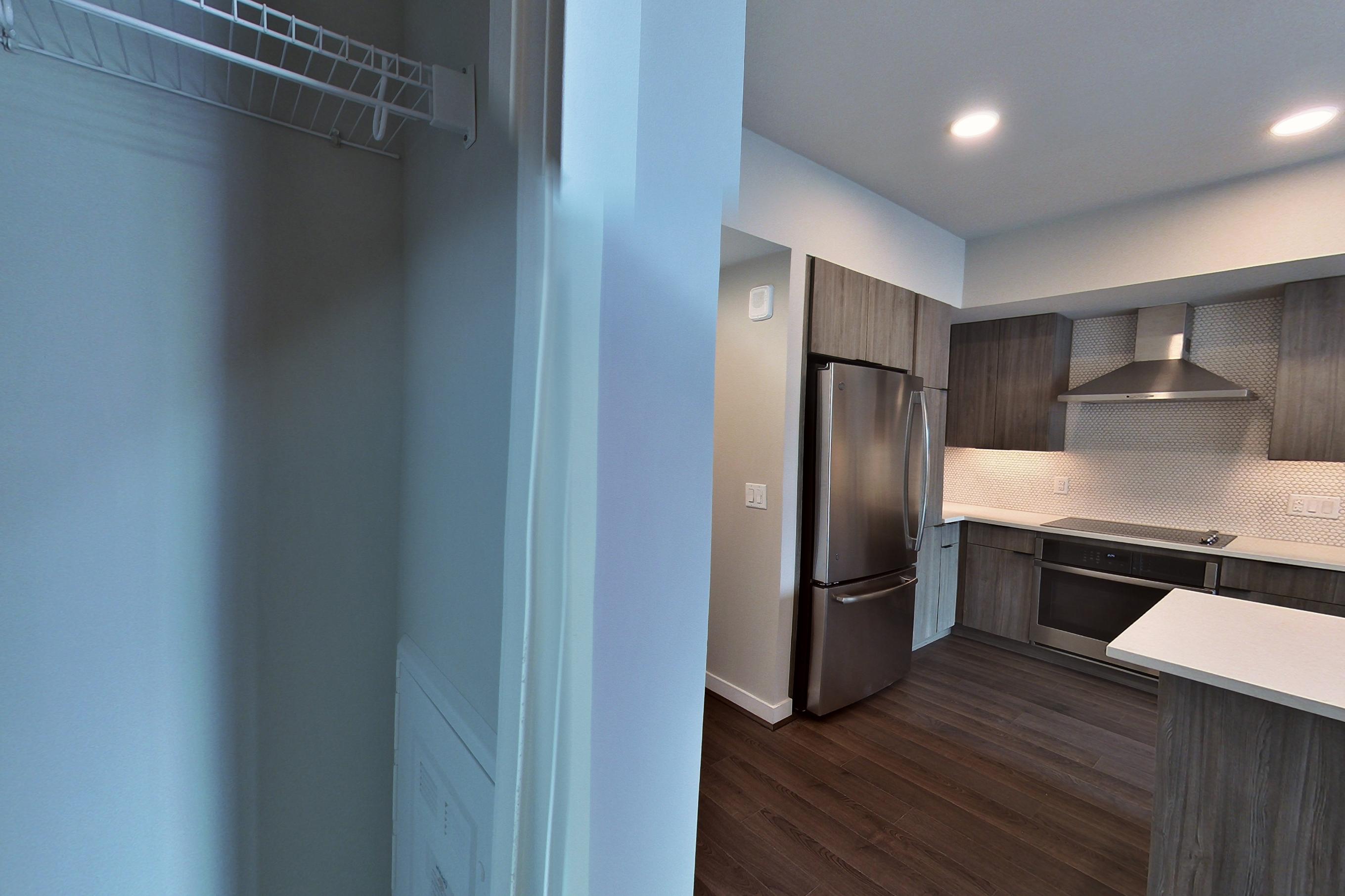KITCHEN CLOSET