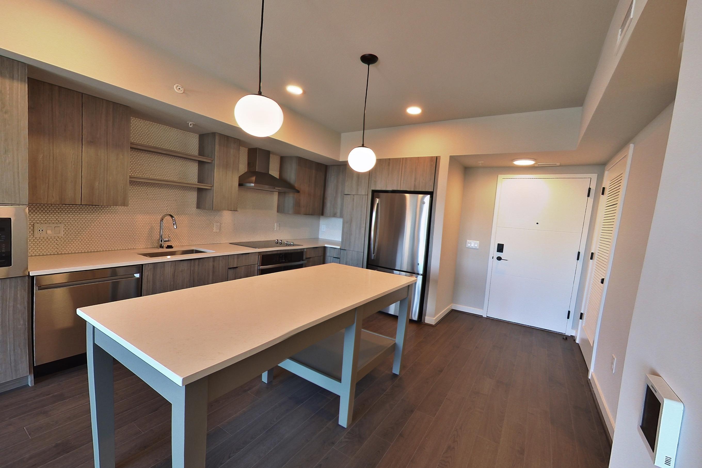 KITCHEN CLOSET