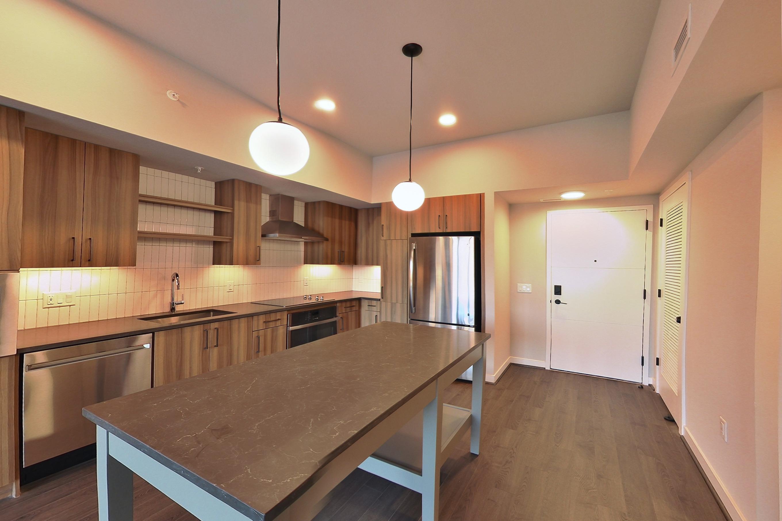 KITCHEN CLOSET