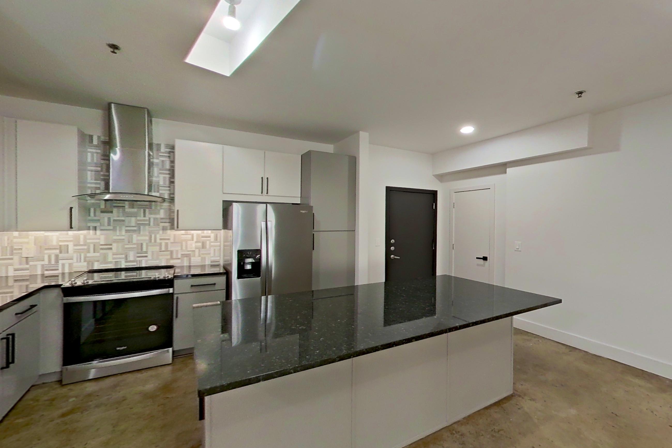 KITCHEN SIDE 2
