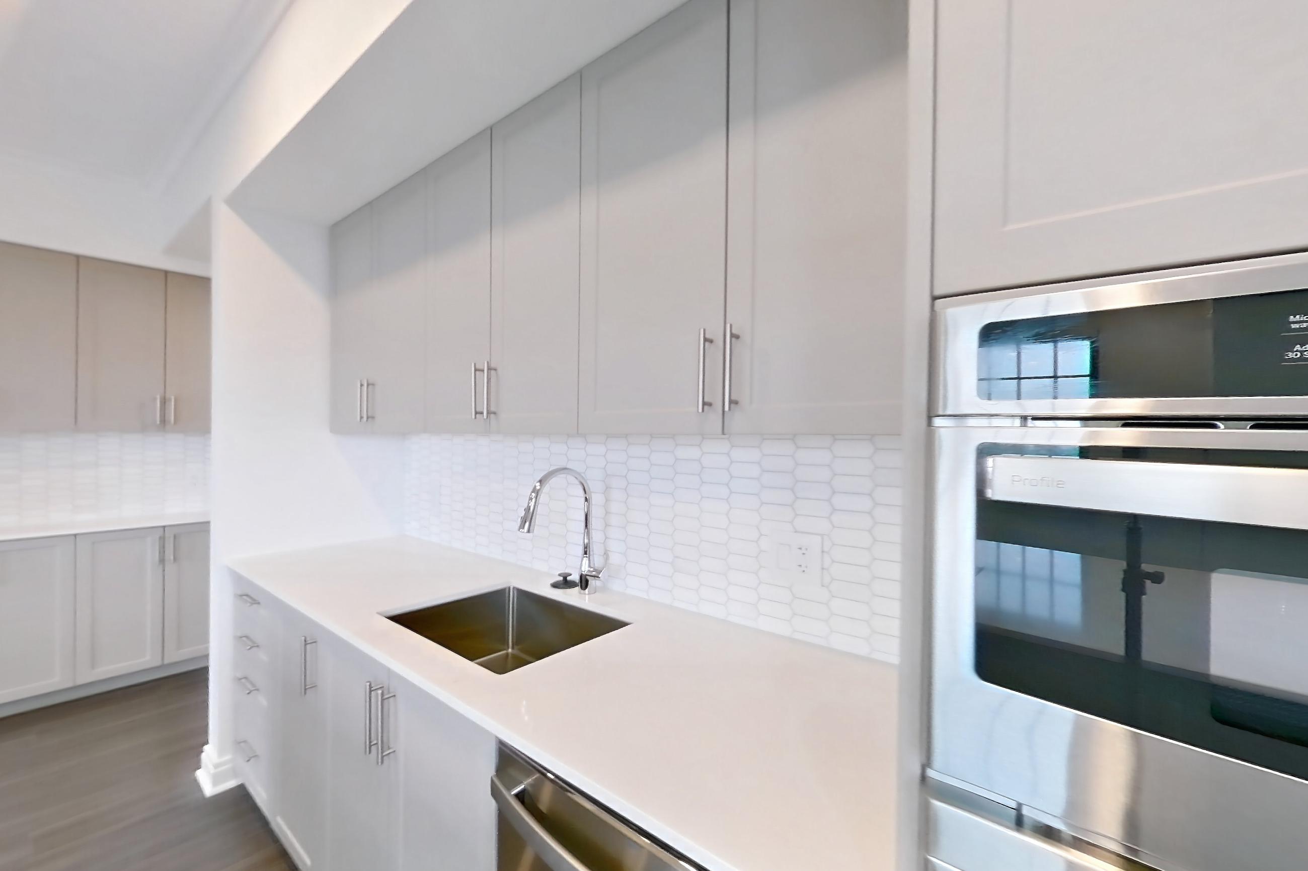 KITCHEN CONT