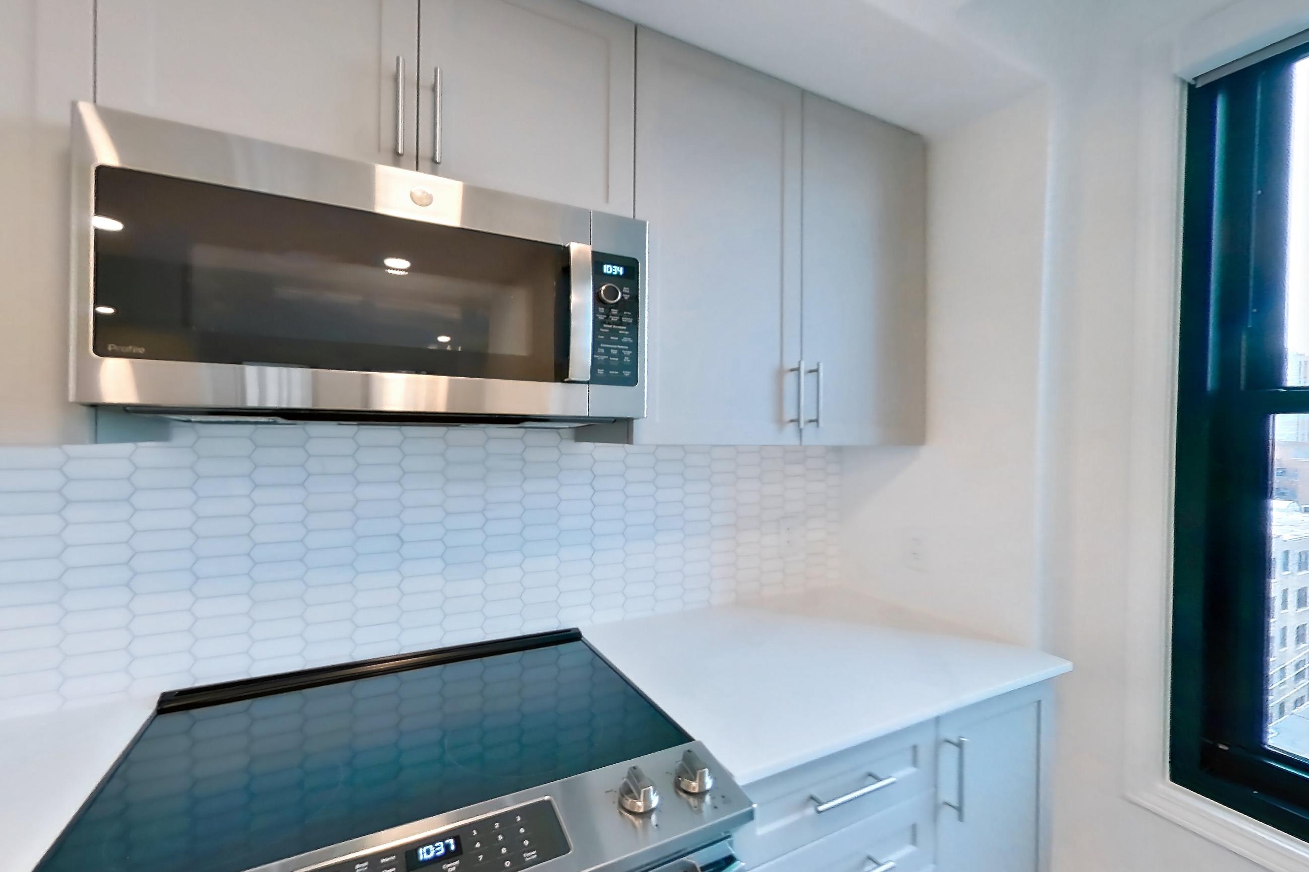 KITCHEN CONT