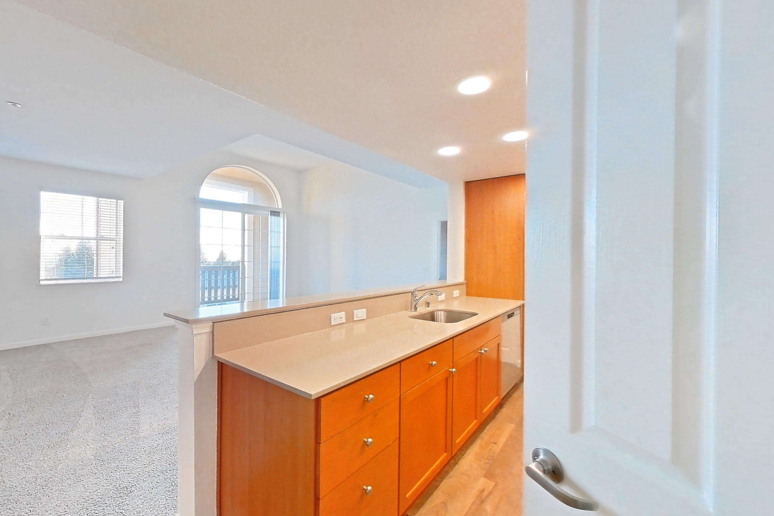 KITCHEN CLOSET