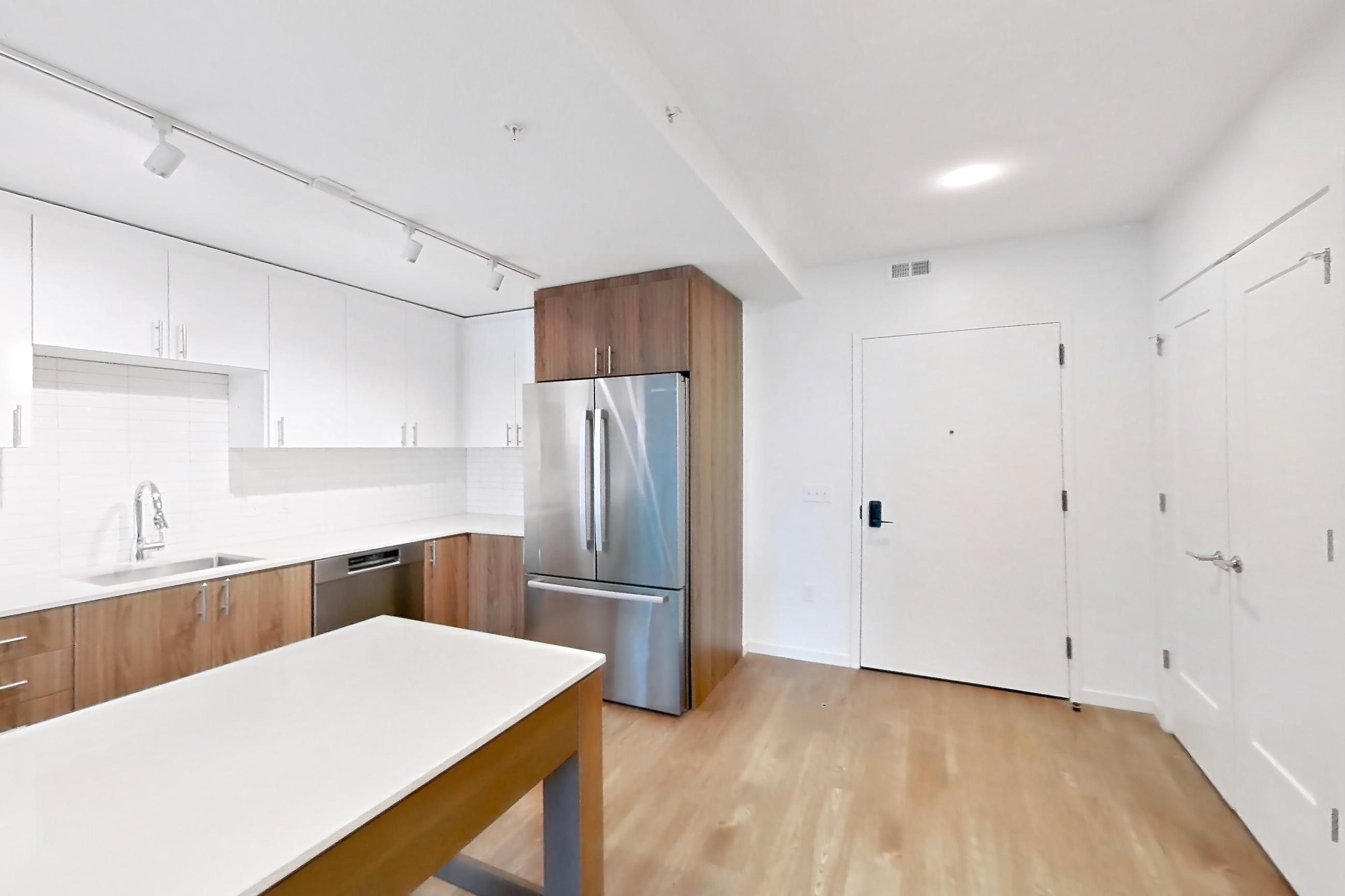 KITCHEN CLOSET