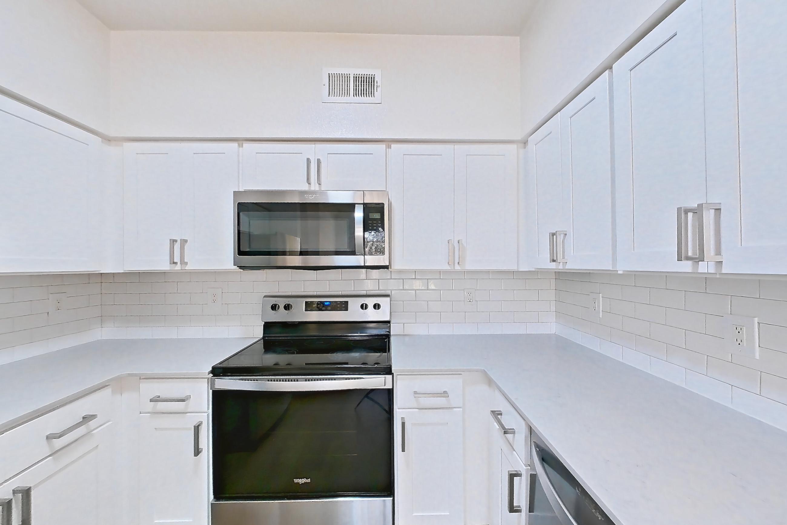 Kitchen, Apartment 928 at Lantower Round Rock