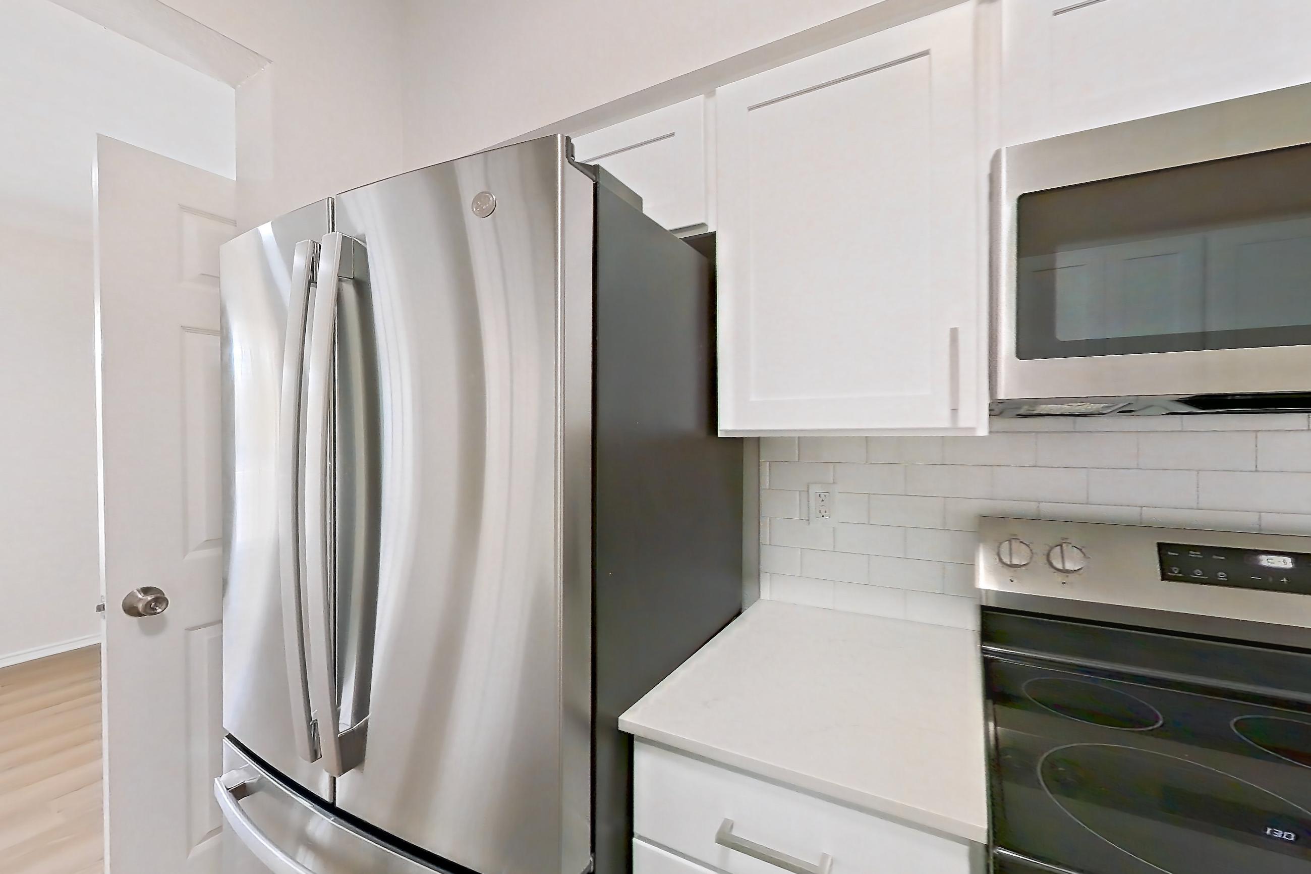 Kitchen, Apartment 1433 at Lantower Round Rock
