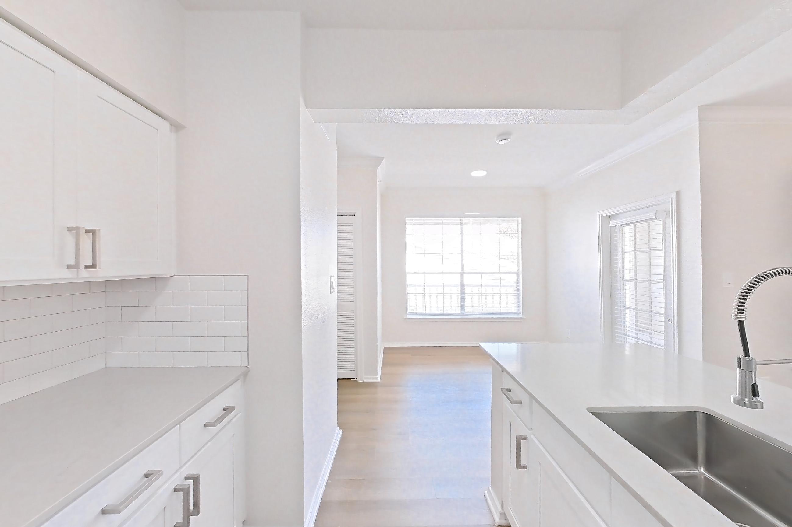 Kitchen, Apartment 1839 at Lantower Round Rock