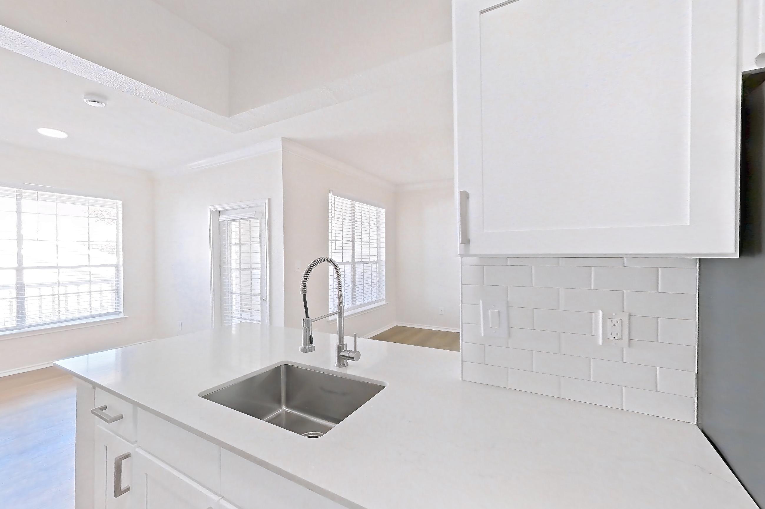 Kitchen, Apartment 1839 at Lantower Round Rock