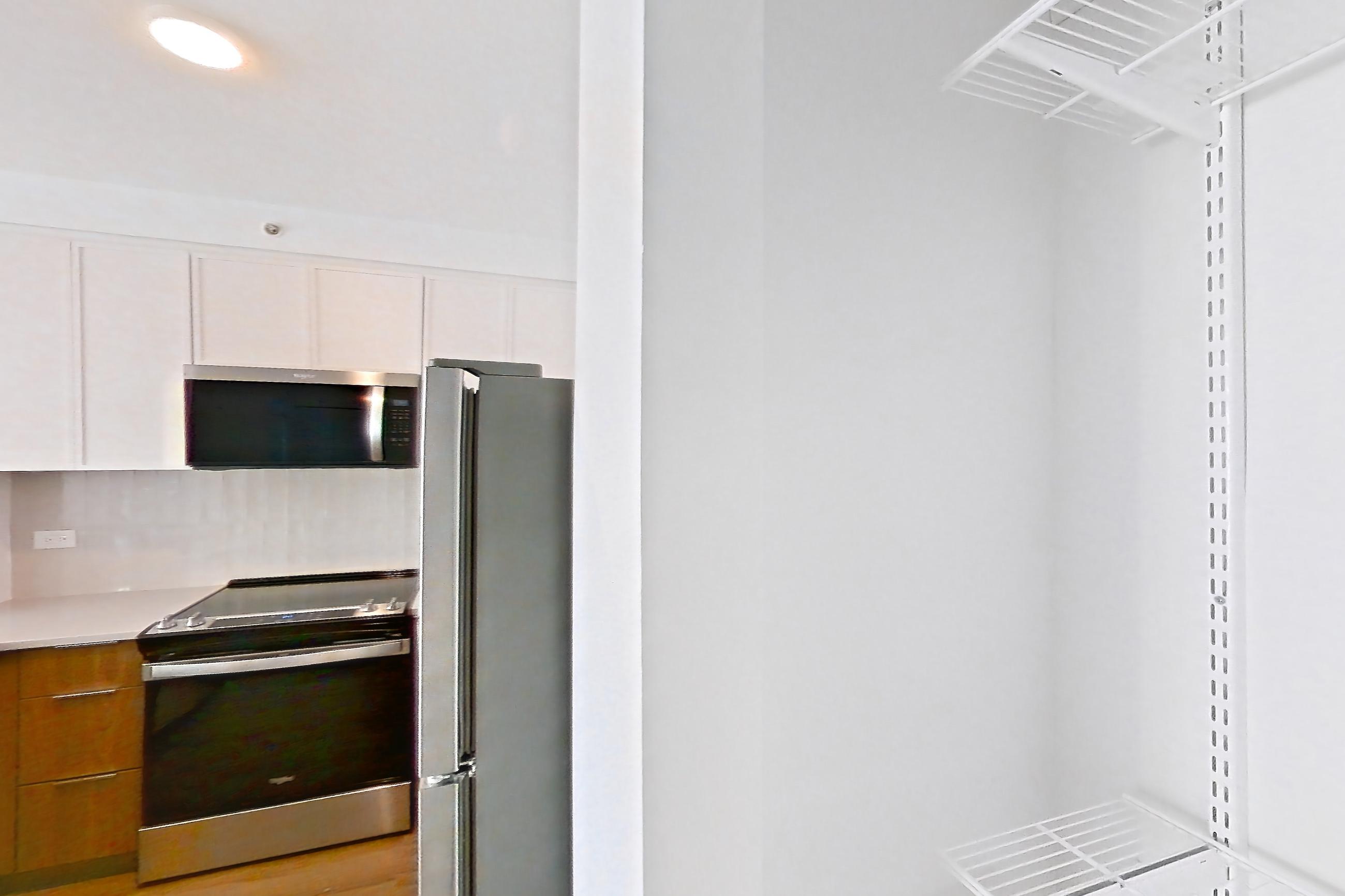 KITCHEN CLOSET