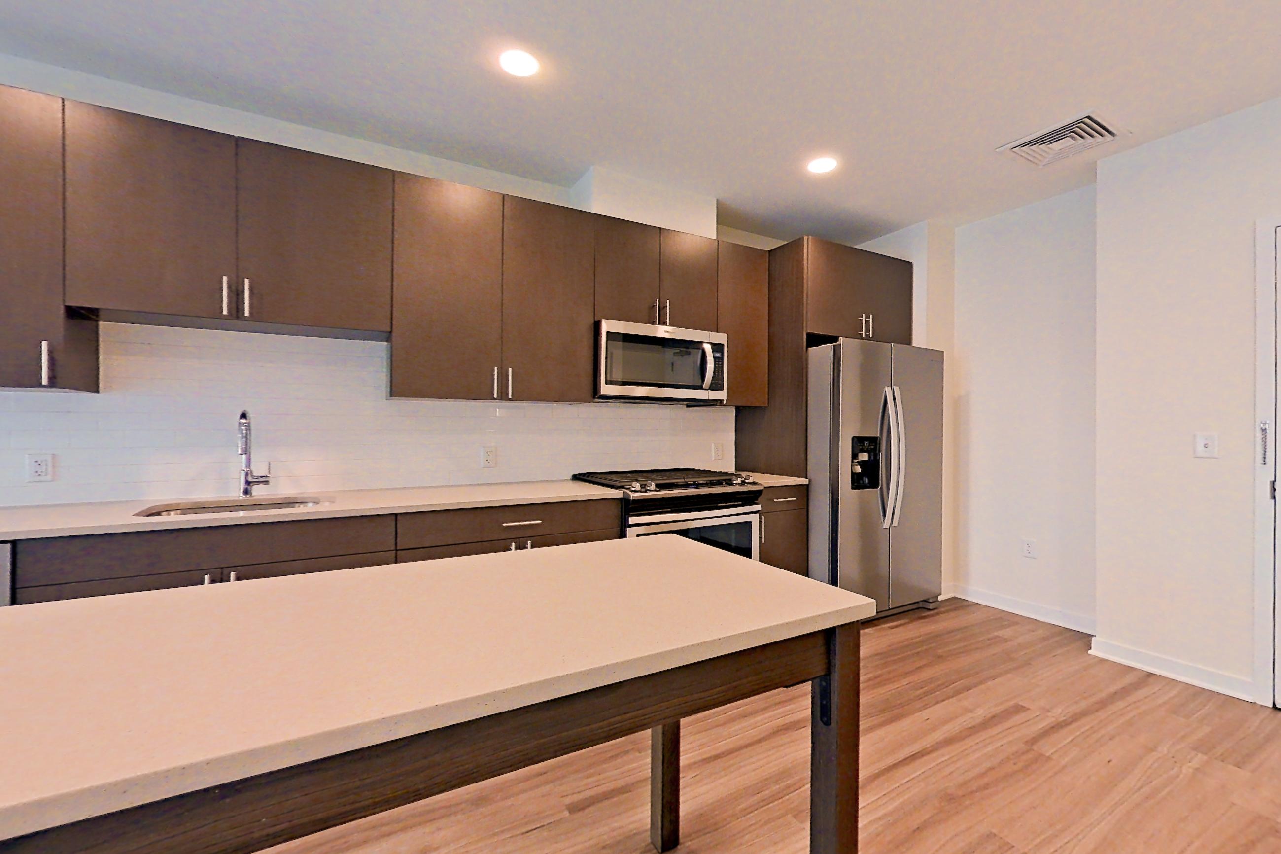 KITCHEN HALL