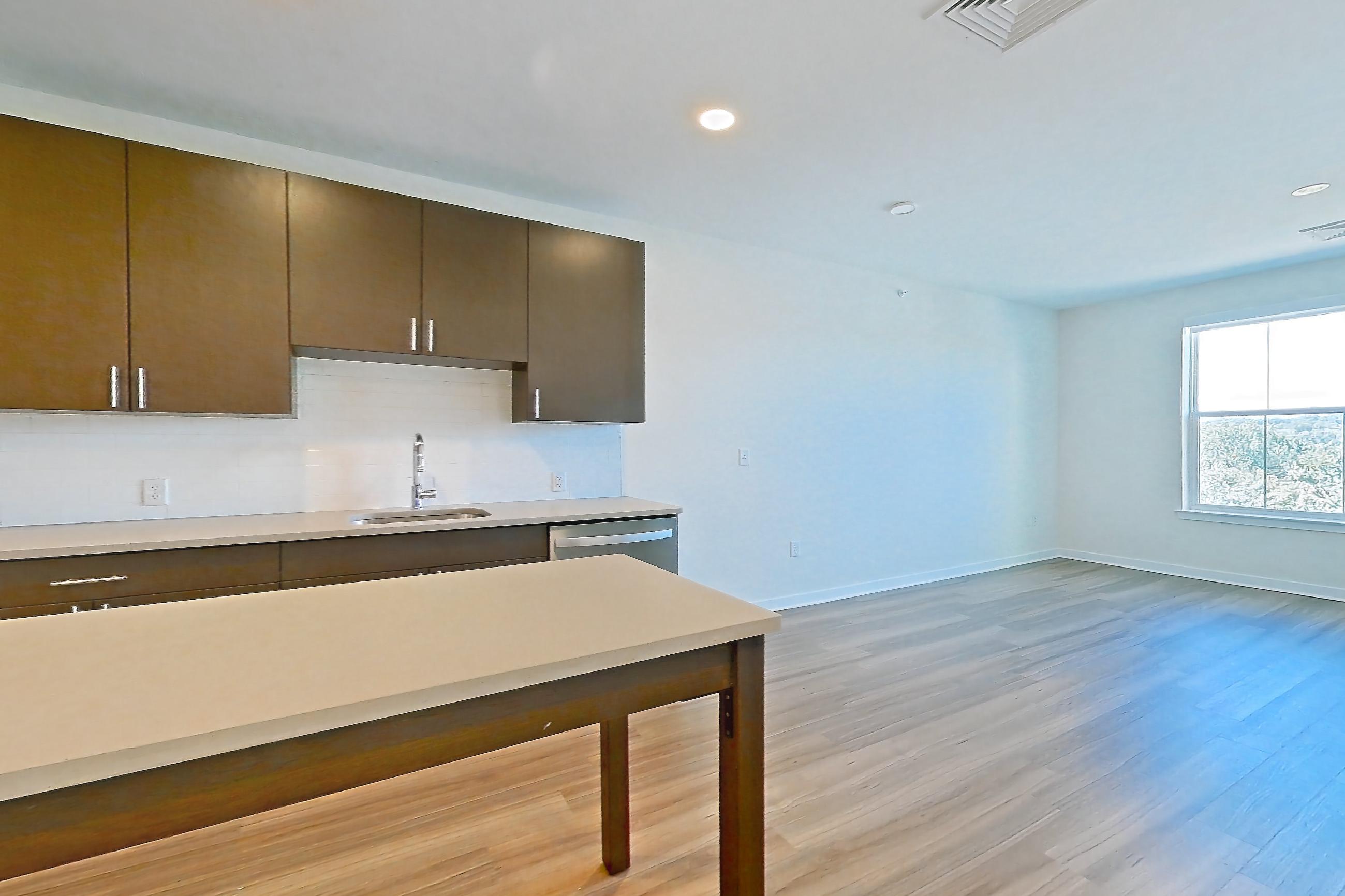 KITCHEN HALL