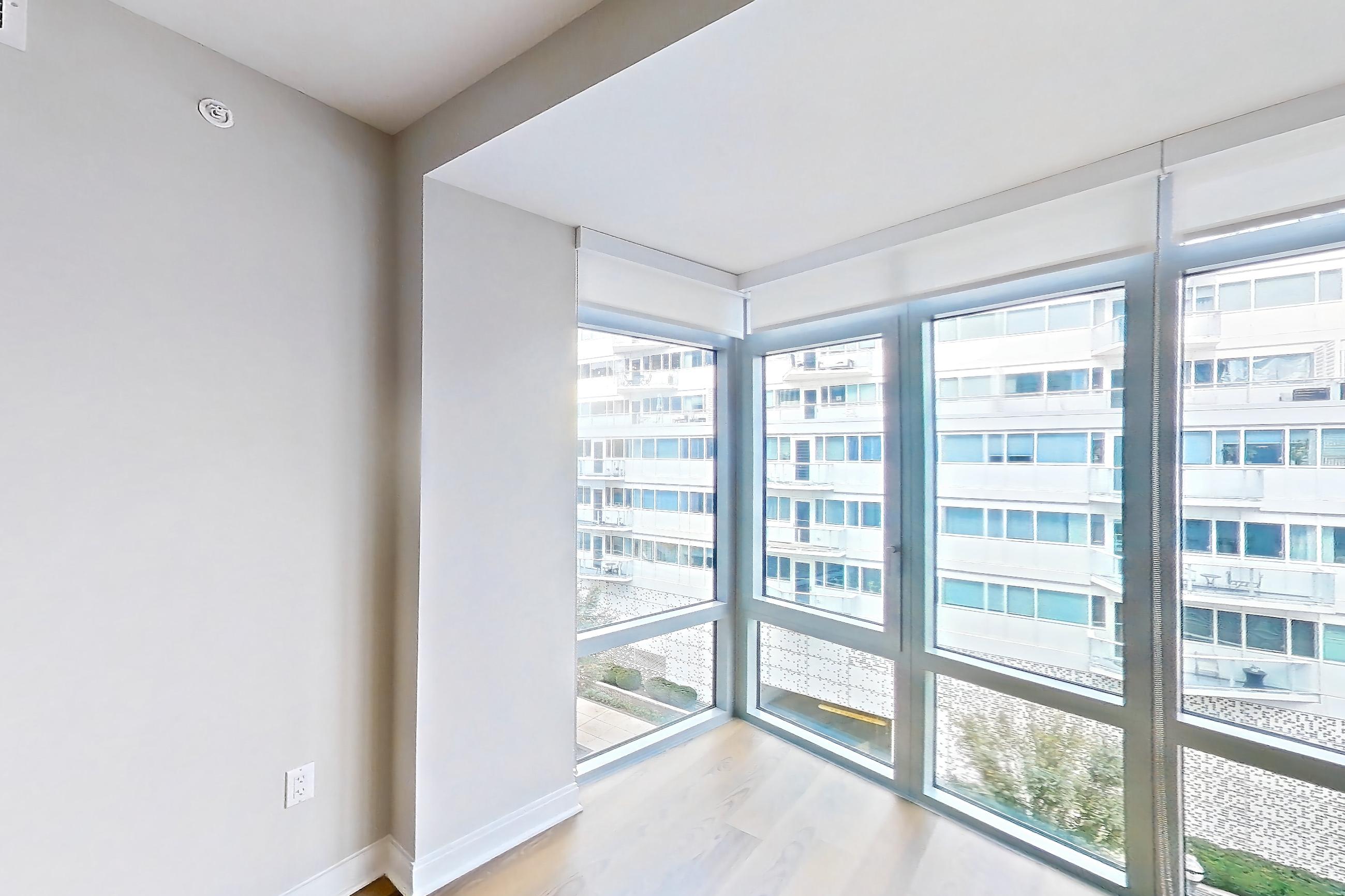 Living space in Apartment rh9-0507 at RiverHouse9, RH9-B03, 2 bd - 2 ba floor plan