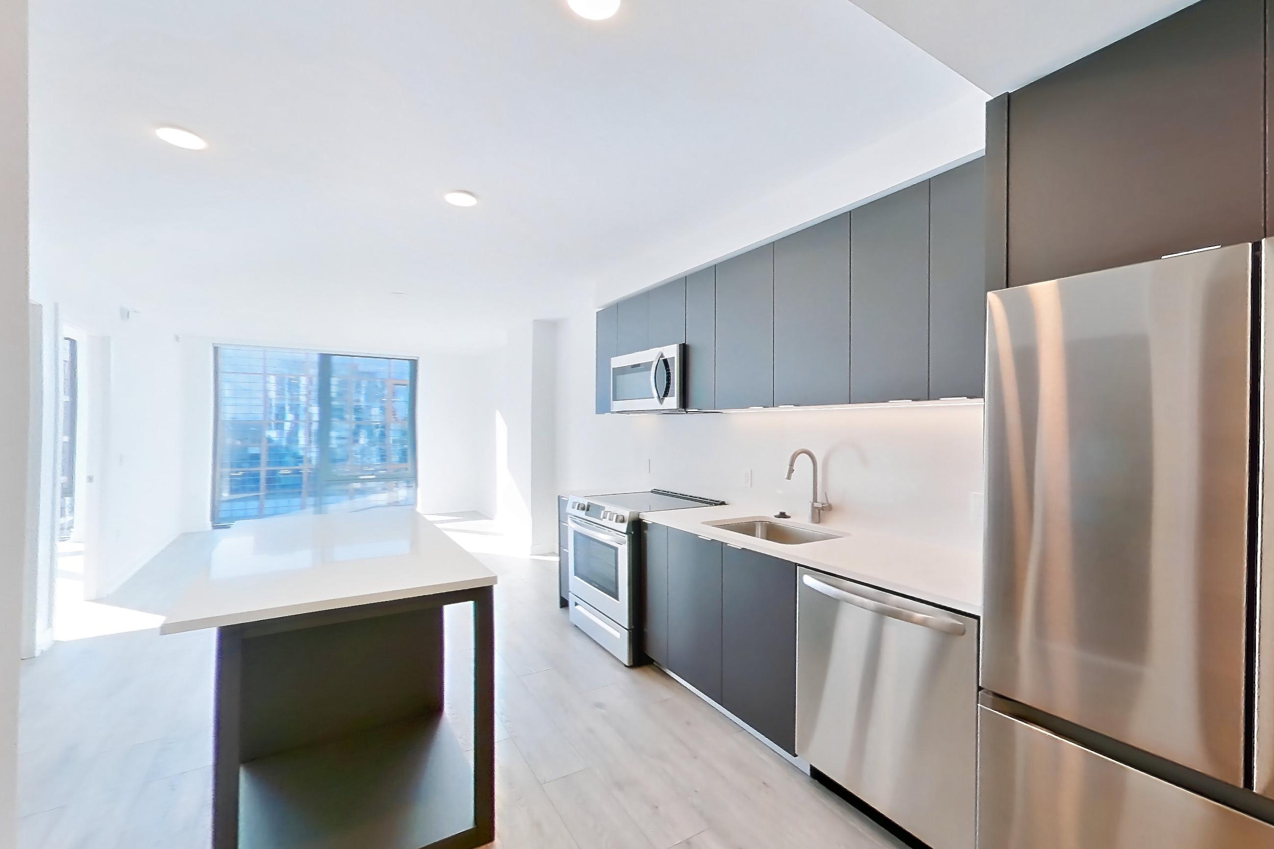KITCHEN CLOSET