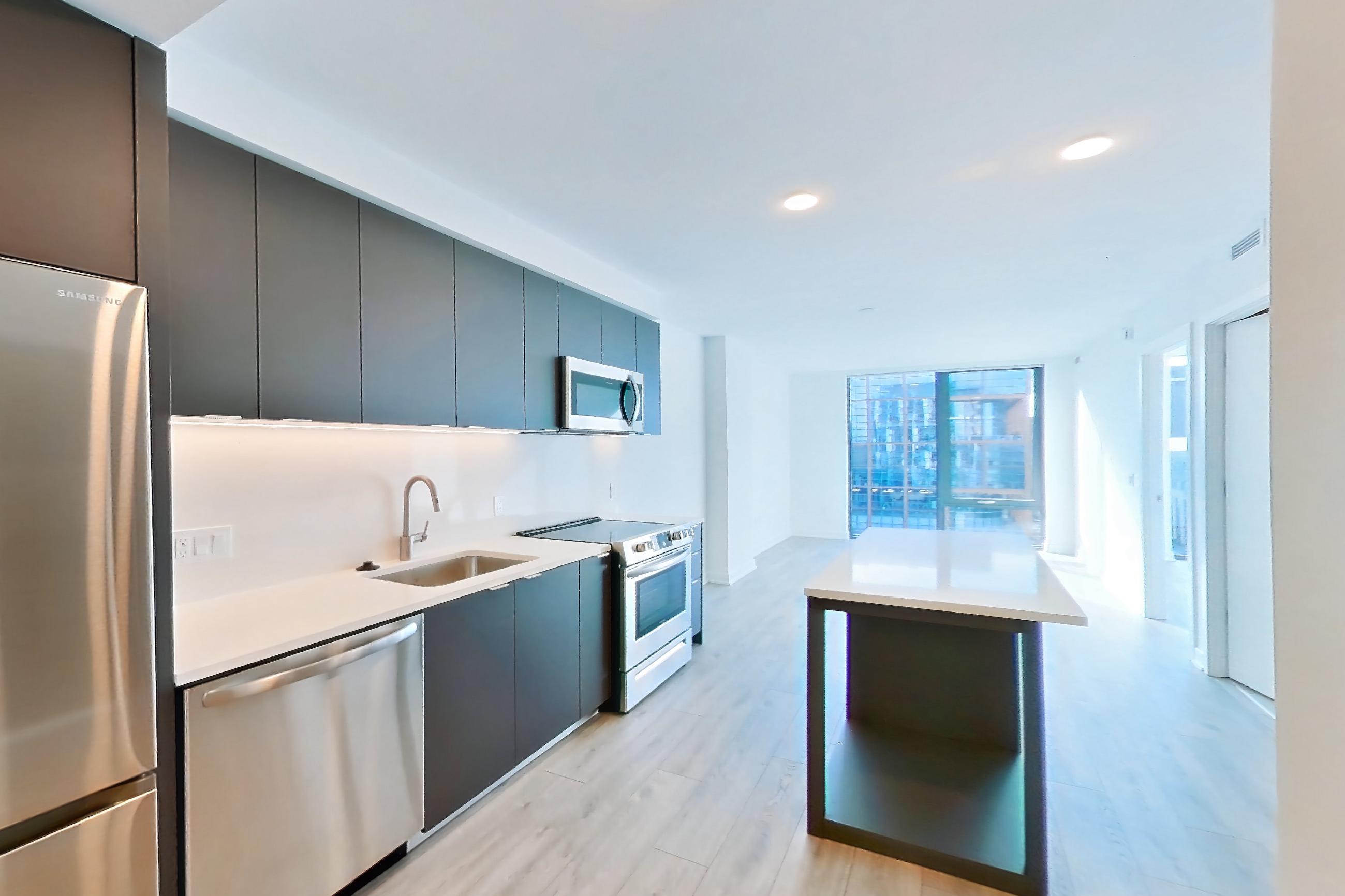 KITCHEN CLOSET
