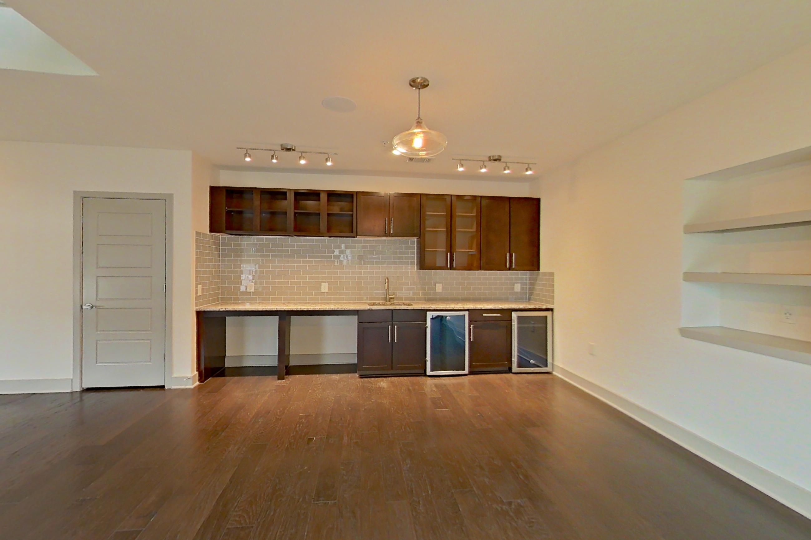LIVING ROOM L1