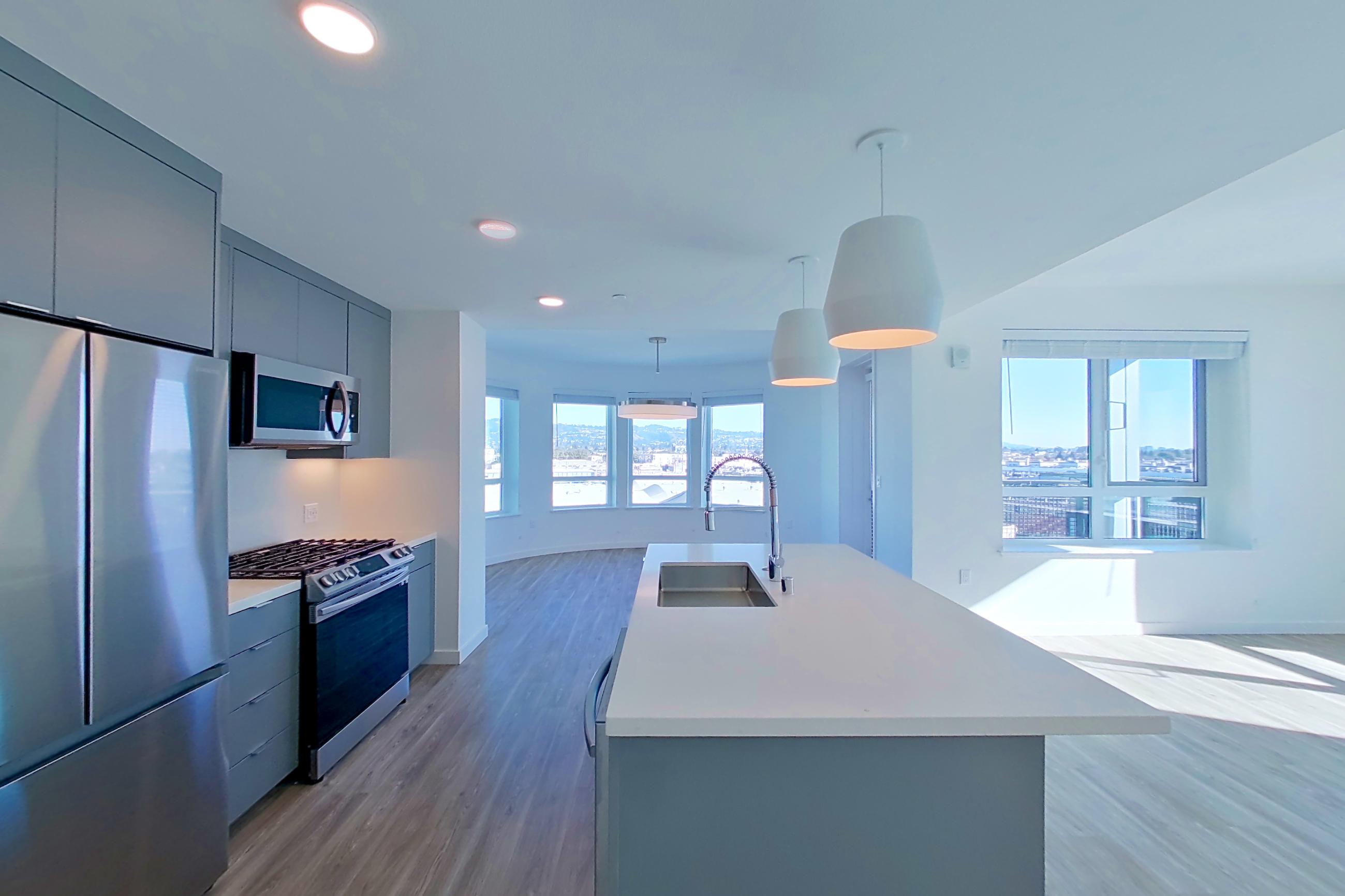 LIVINGROOM HALLWAY