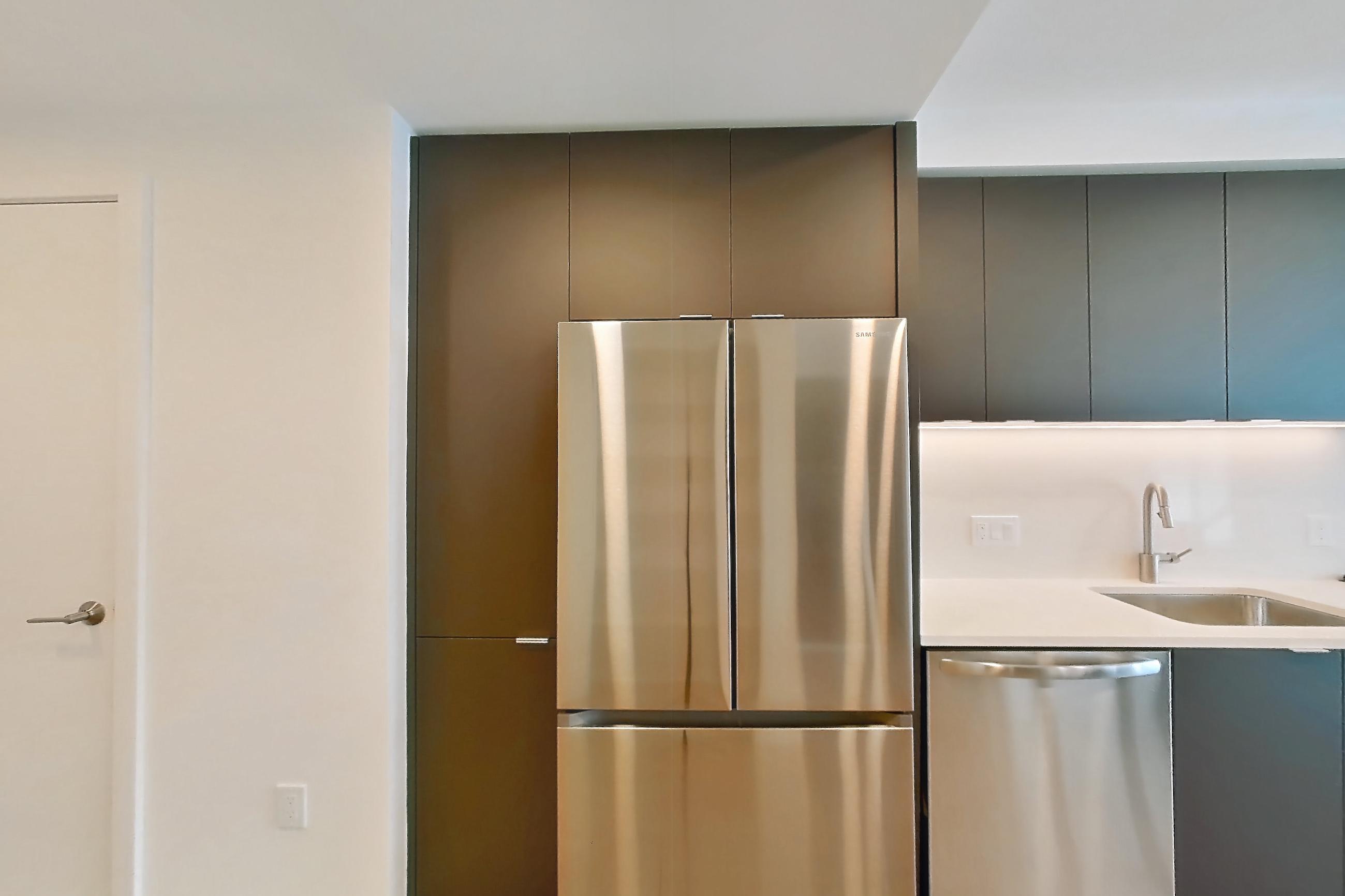 KITCHEN CLOSET