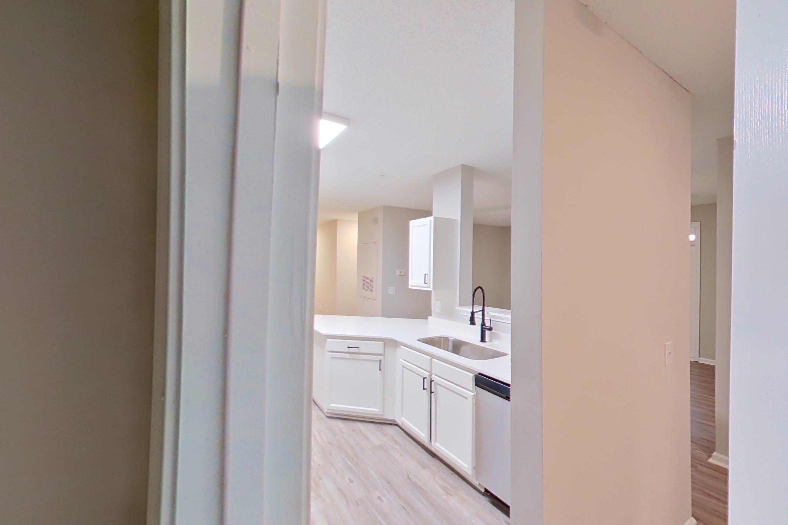 CLOSET KITCHEN