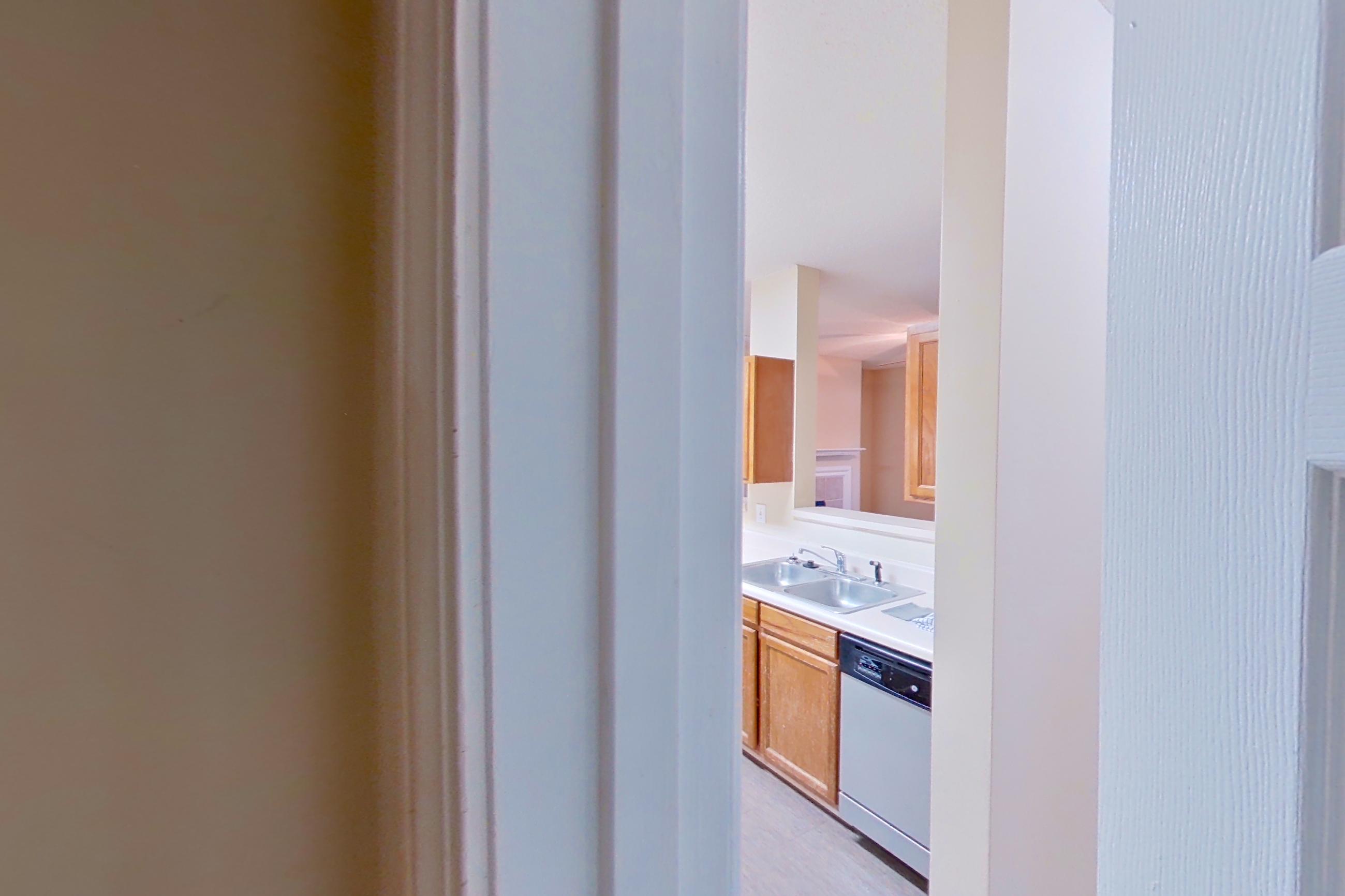 CLOSET KITCHEN