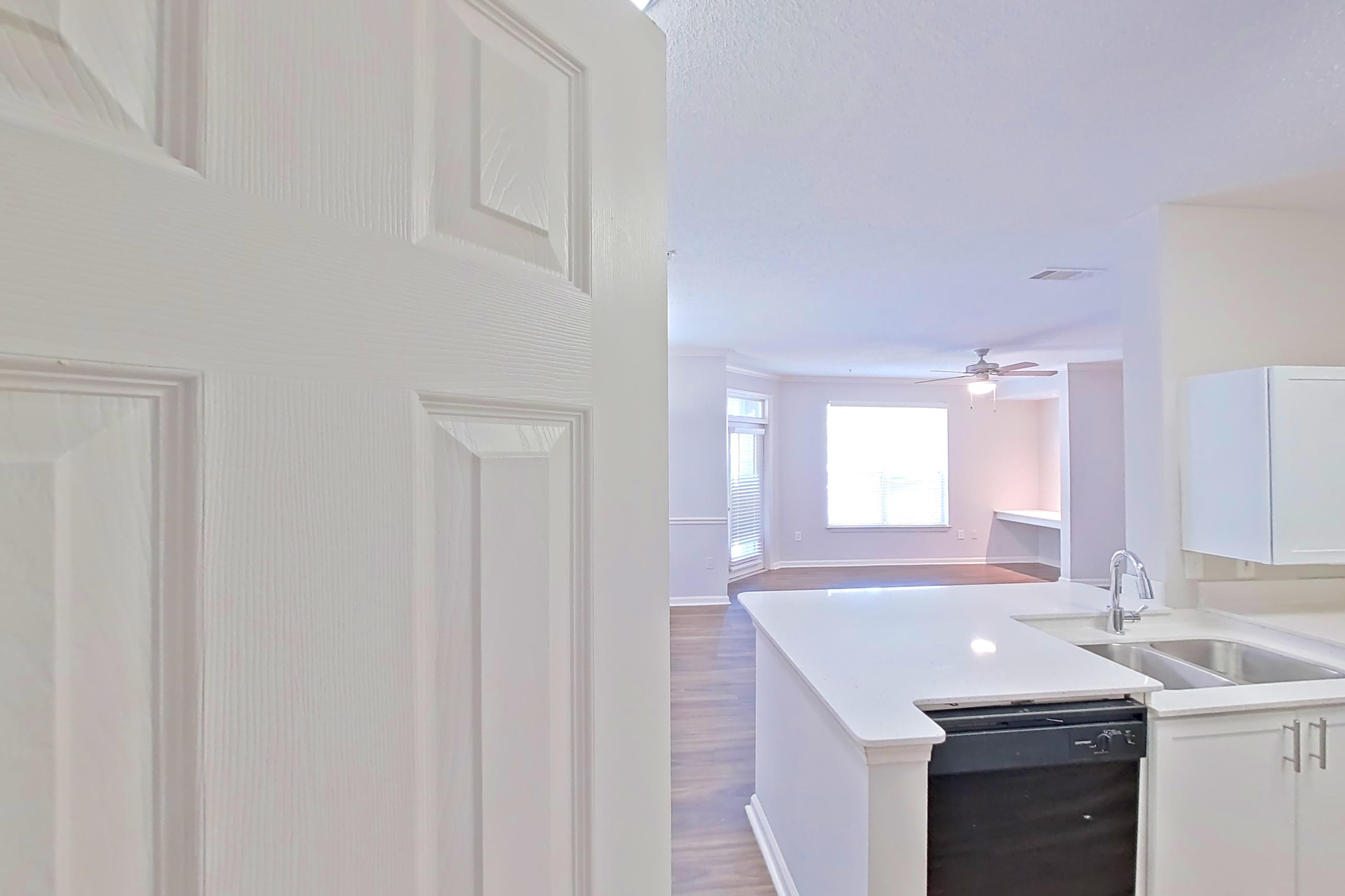 KITCHEN CLOSET
