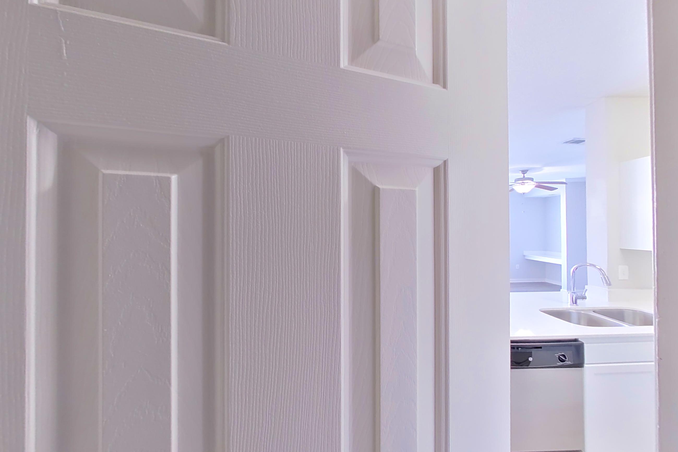 CLOSET KITCHEN
