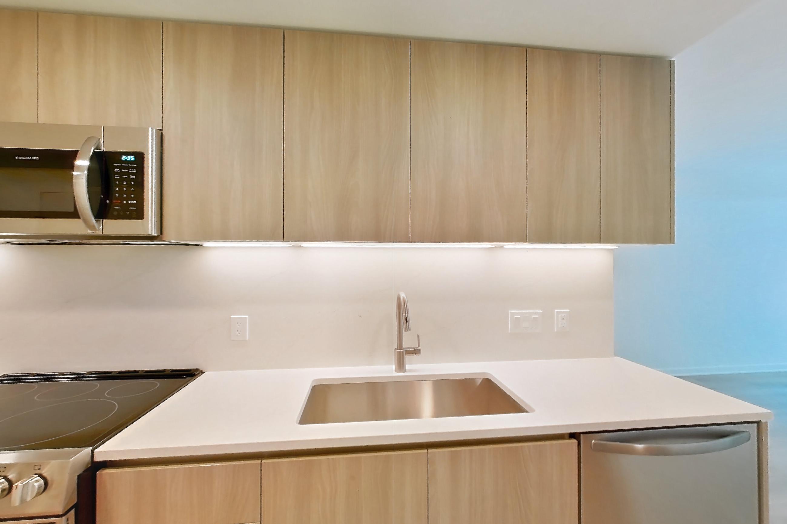 KITCHEN CLOSET