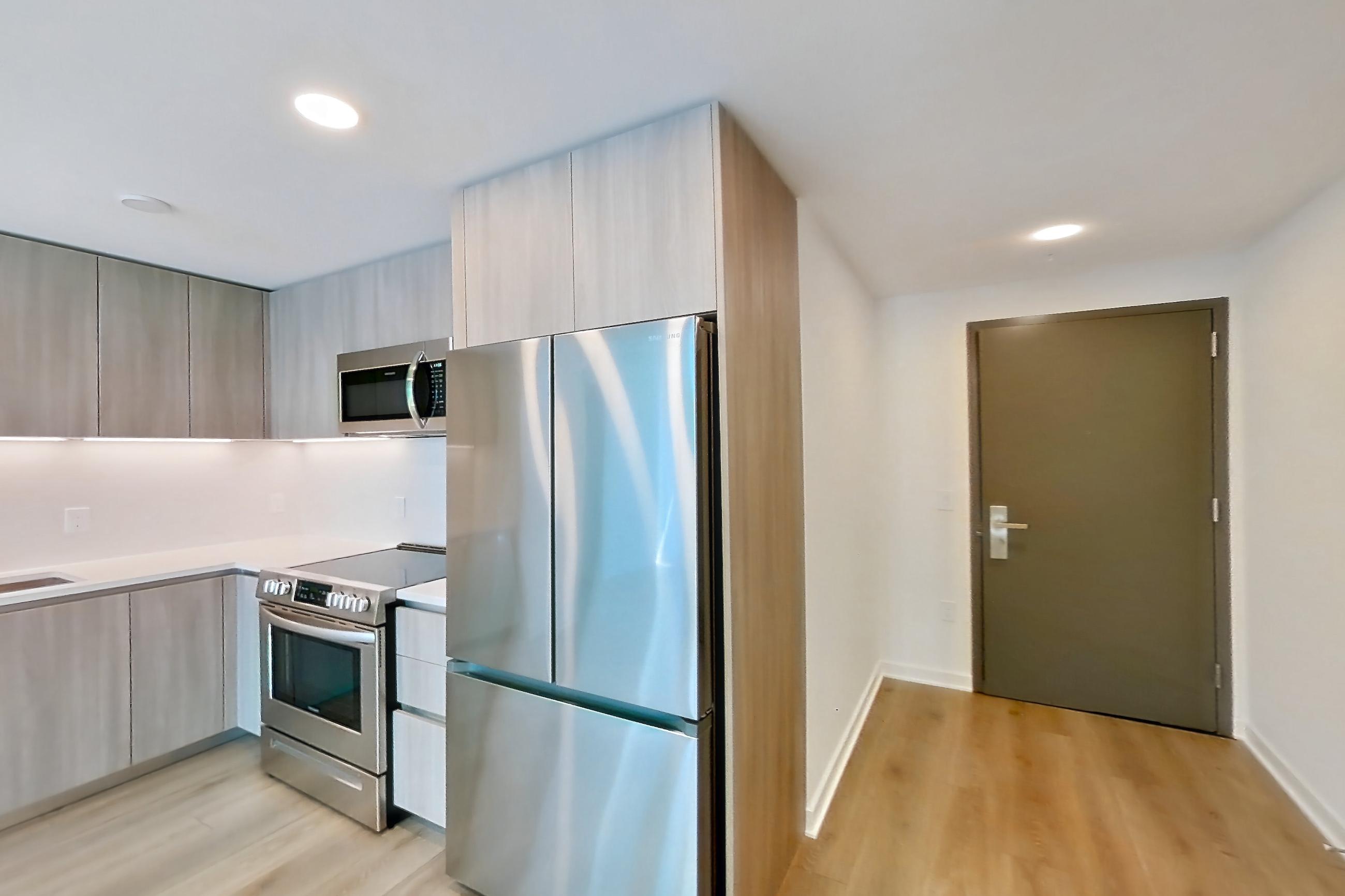 KITCHEN CLOSET