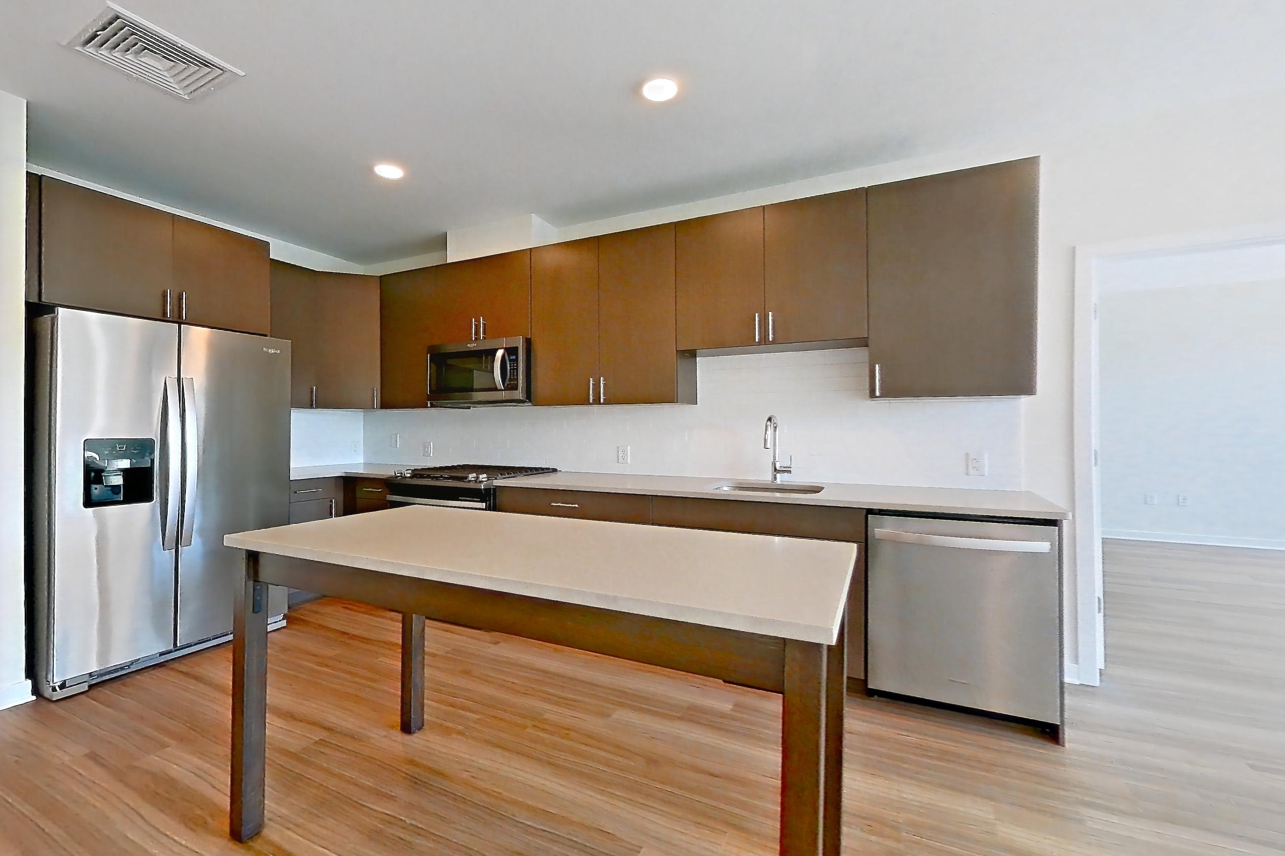 KITCHEN HALL