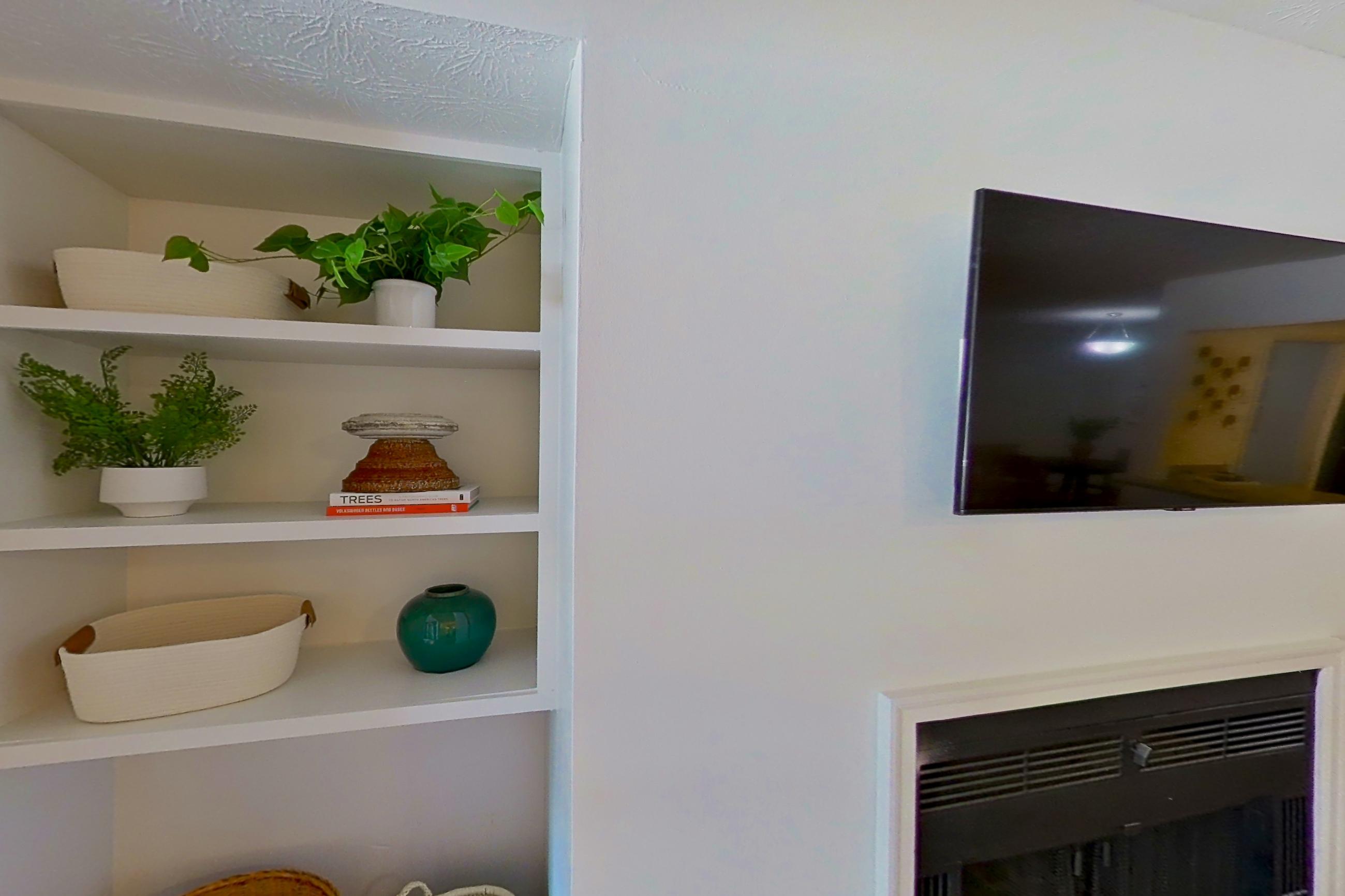 LIVING ROOM (representative of this floor plan)