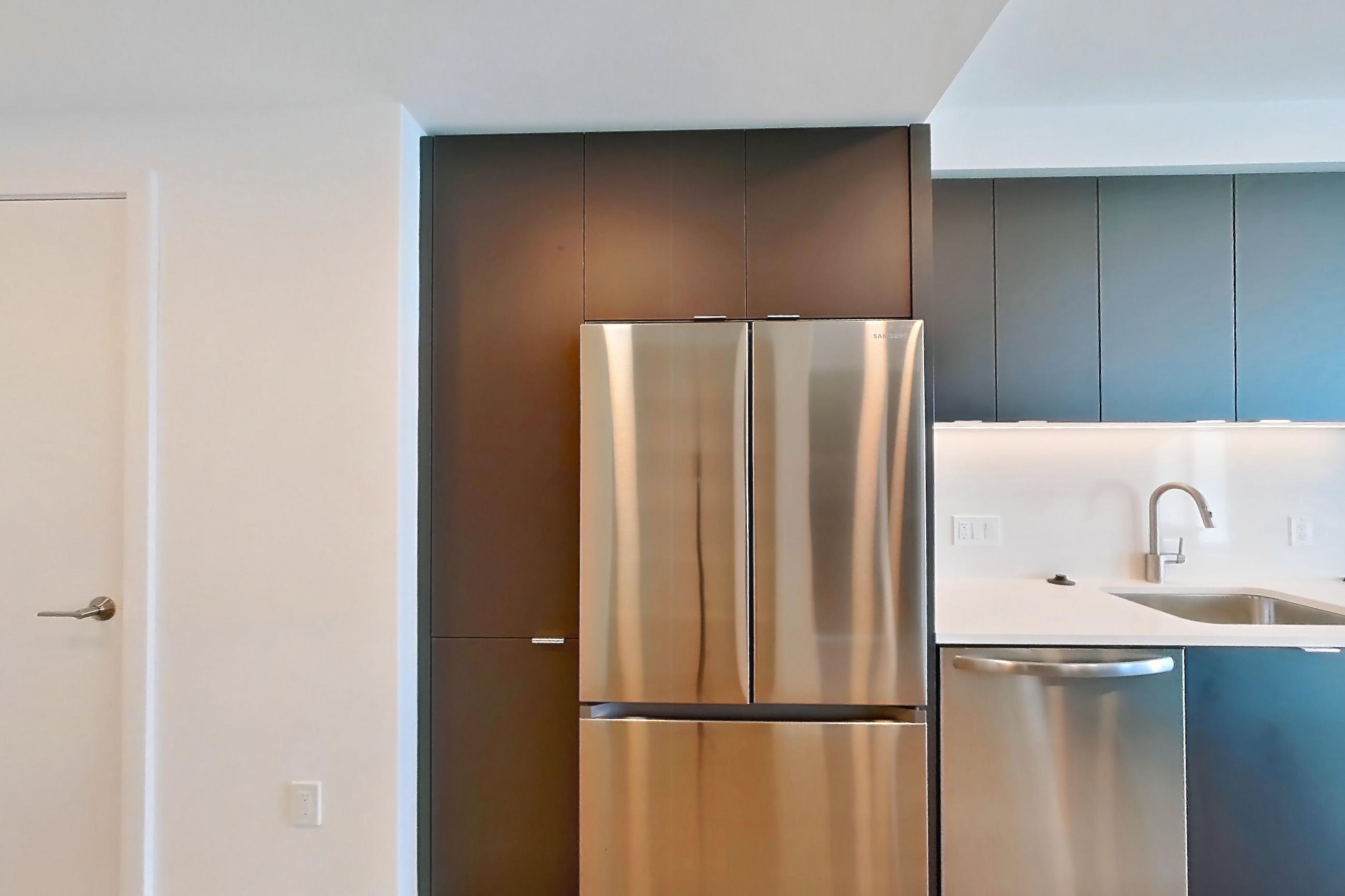 KITCHEN CLOSET