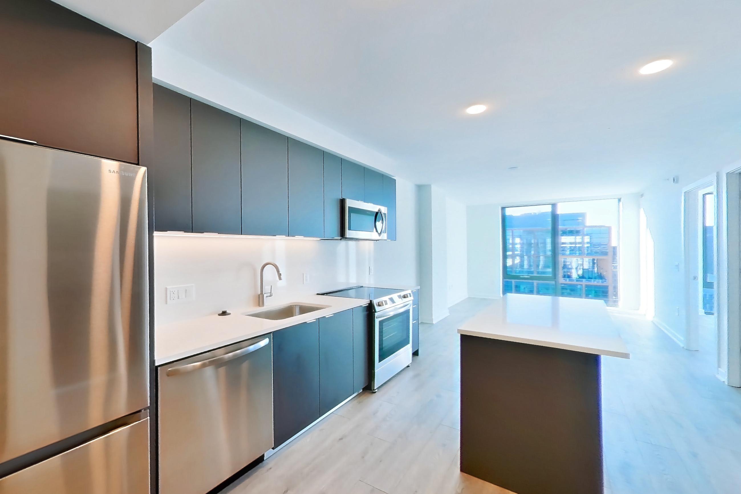 KITCHEN CLOSET