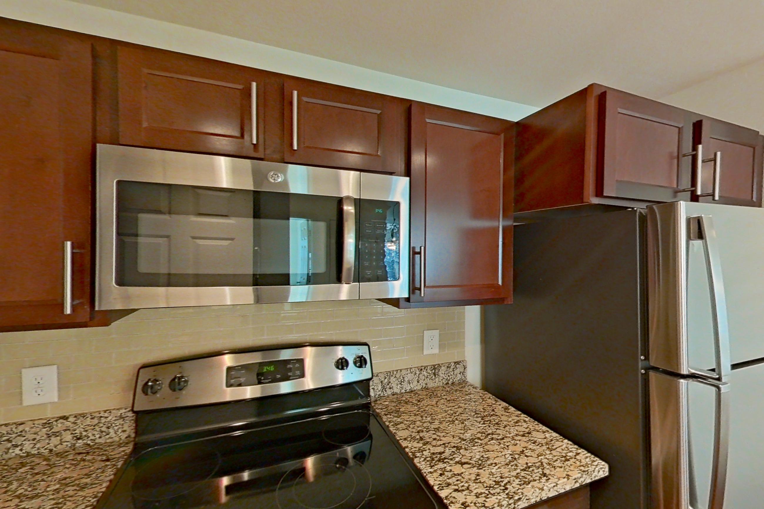 KITCHEN CLOSET