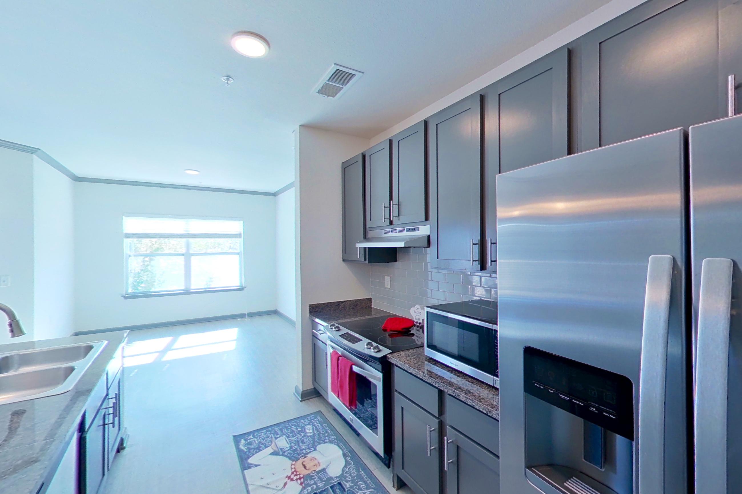 KITCHEN CLOSET