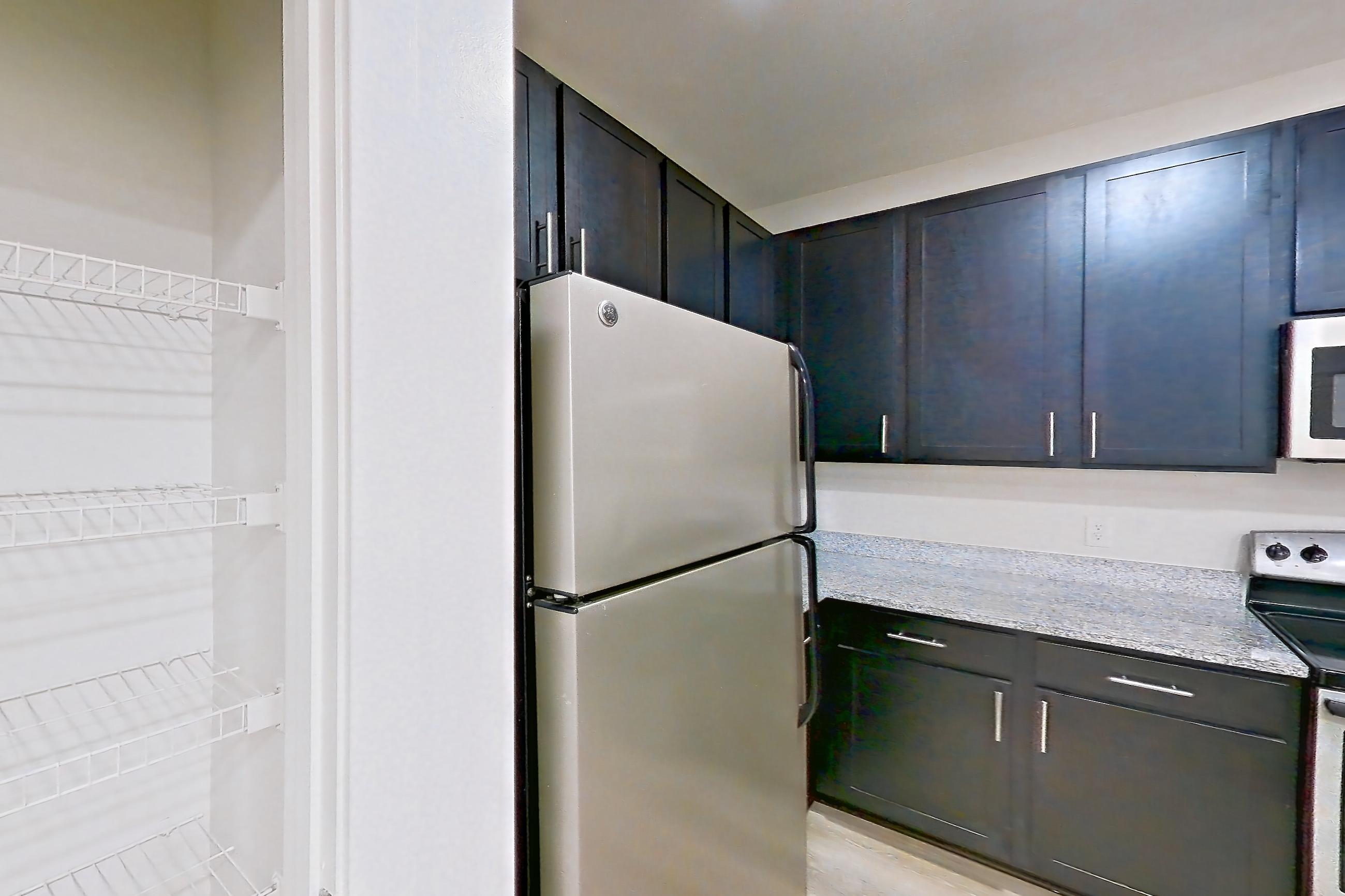KITCHEN CLOSET