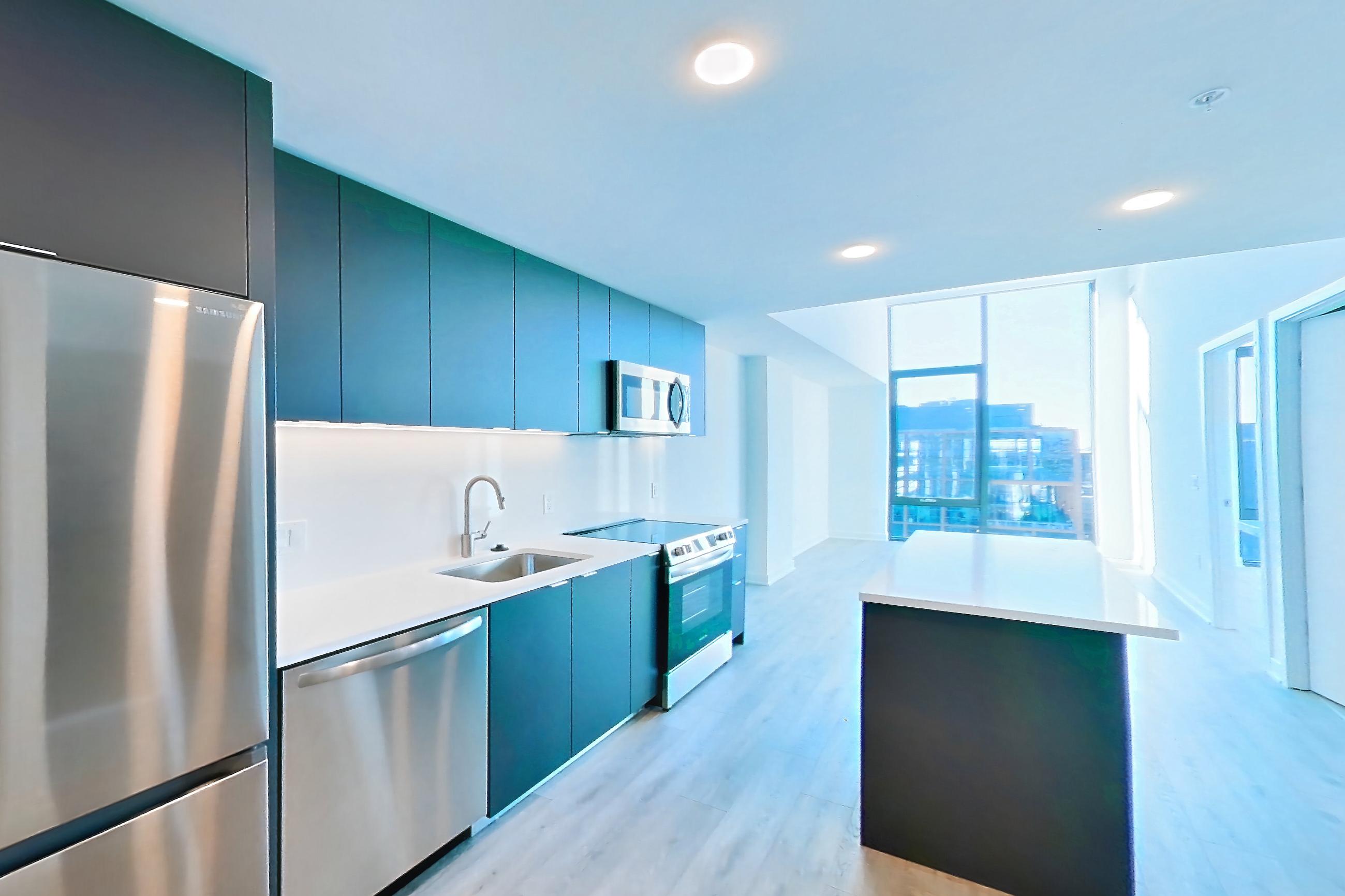 KITCHEN CLOSET