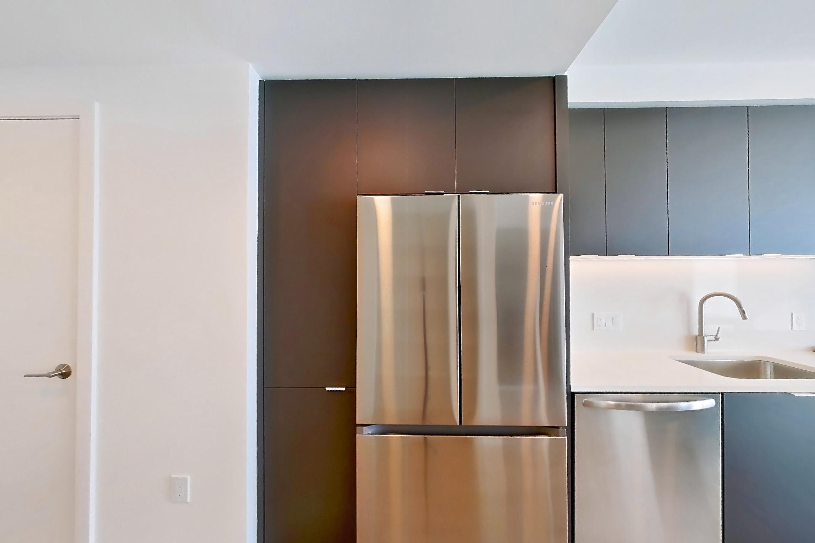 KITCHEN CLOSET
