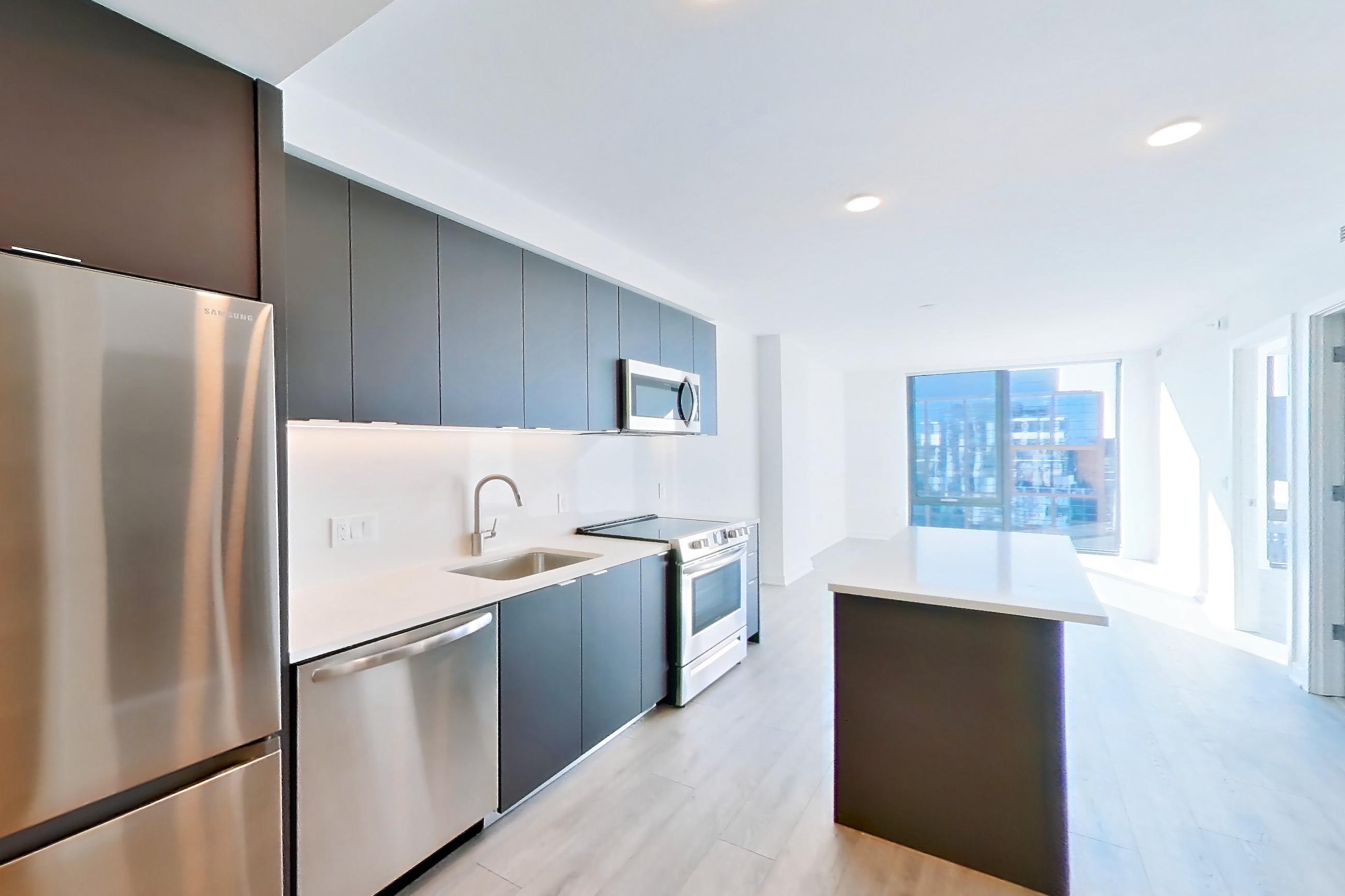 KITCHEN CLOSET