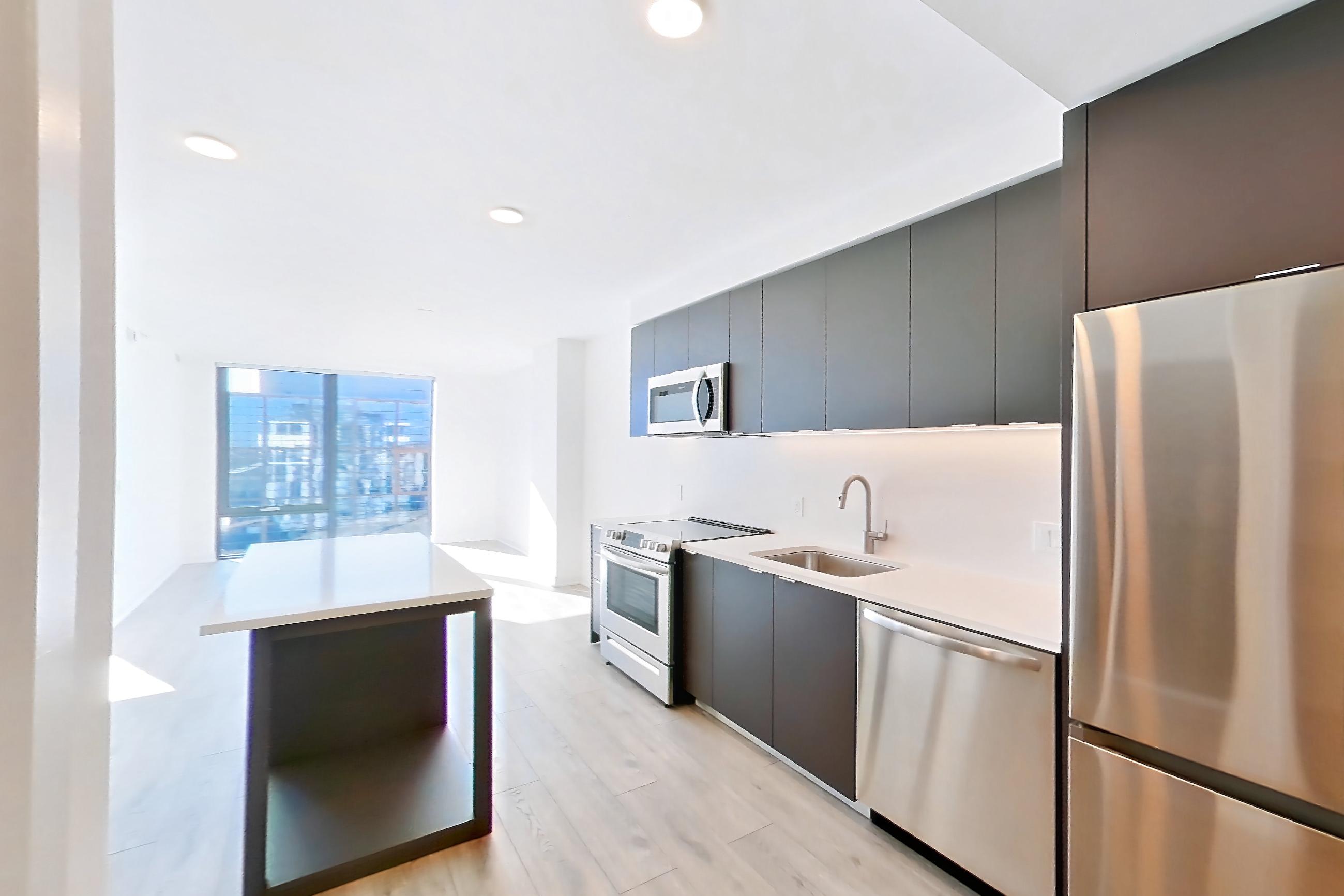 KITCHEN CLOSET
