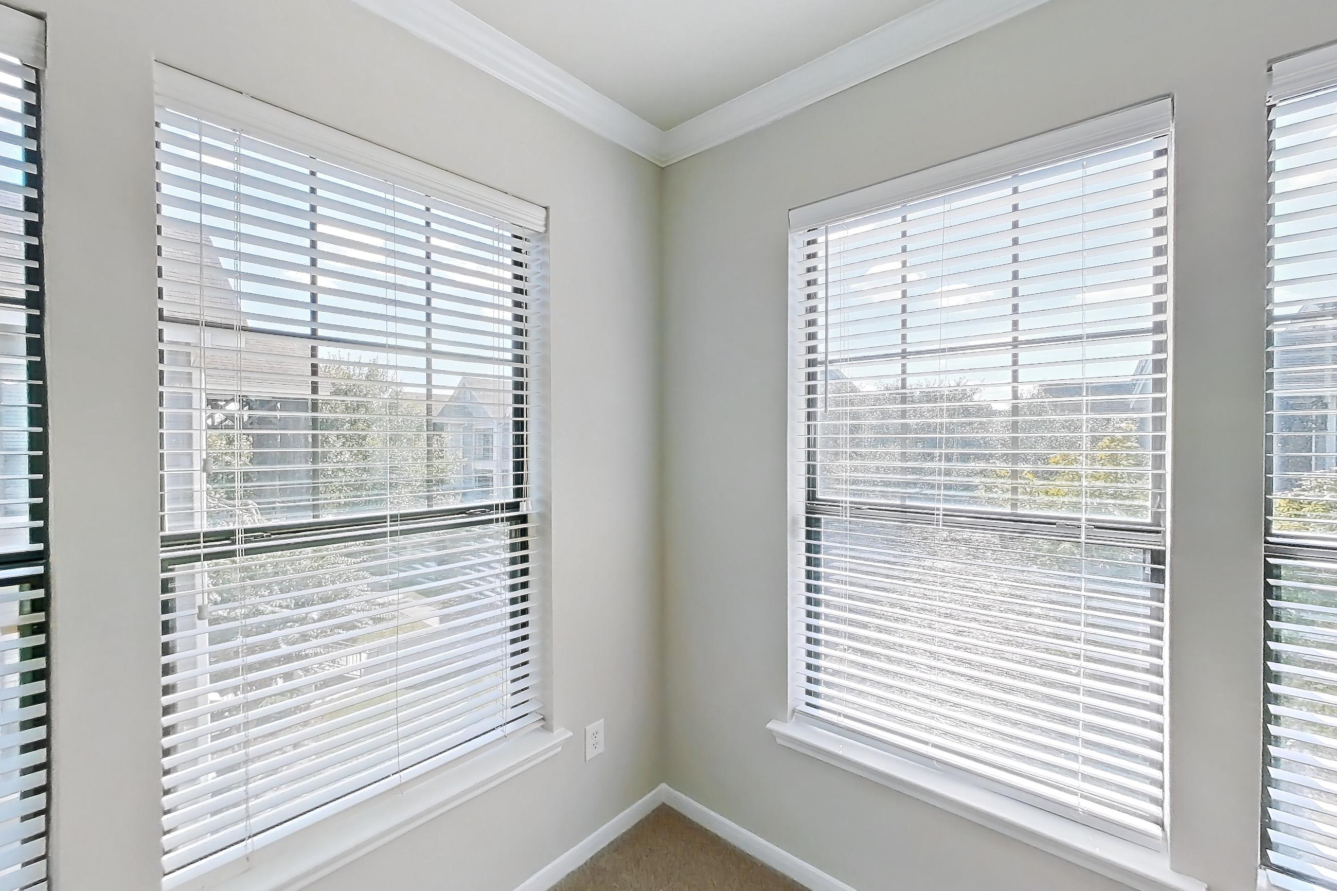 Dining room in Apartment 1032 at Marquis at Sugar Land, 2B floor plan