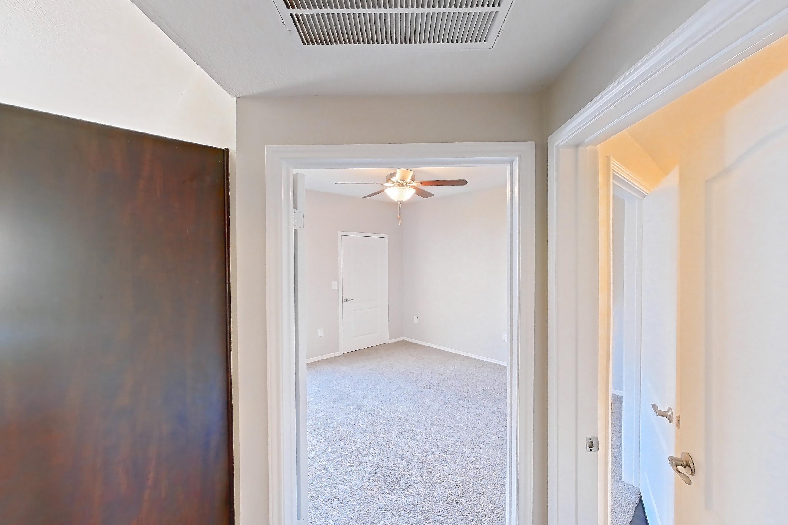 KITCHEN ENTRYWAY