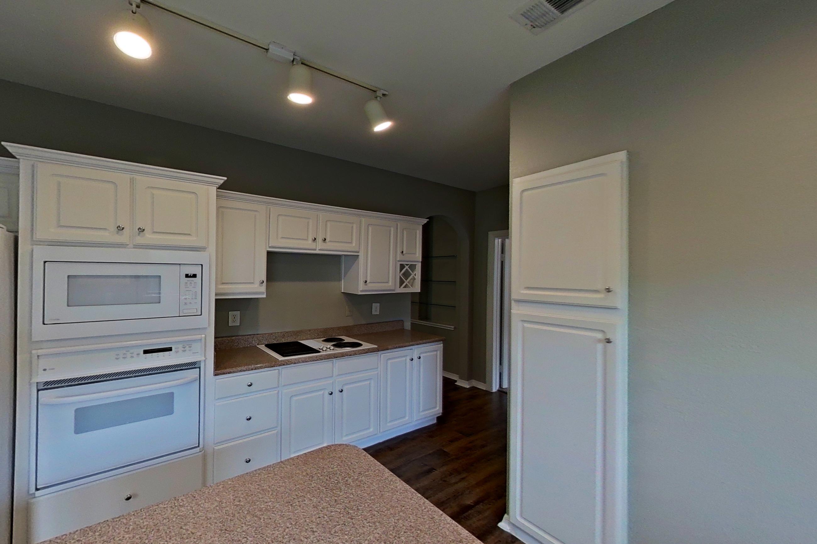 KITCHEN SIDE 2