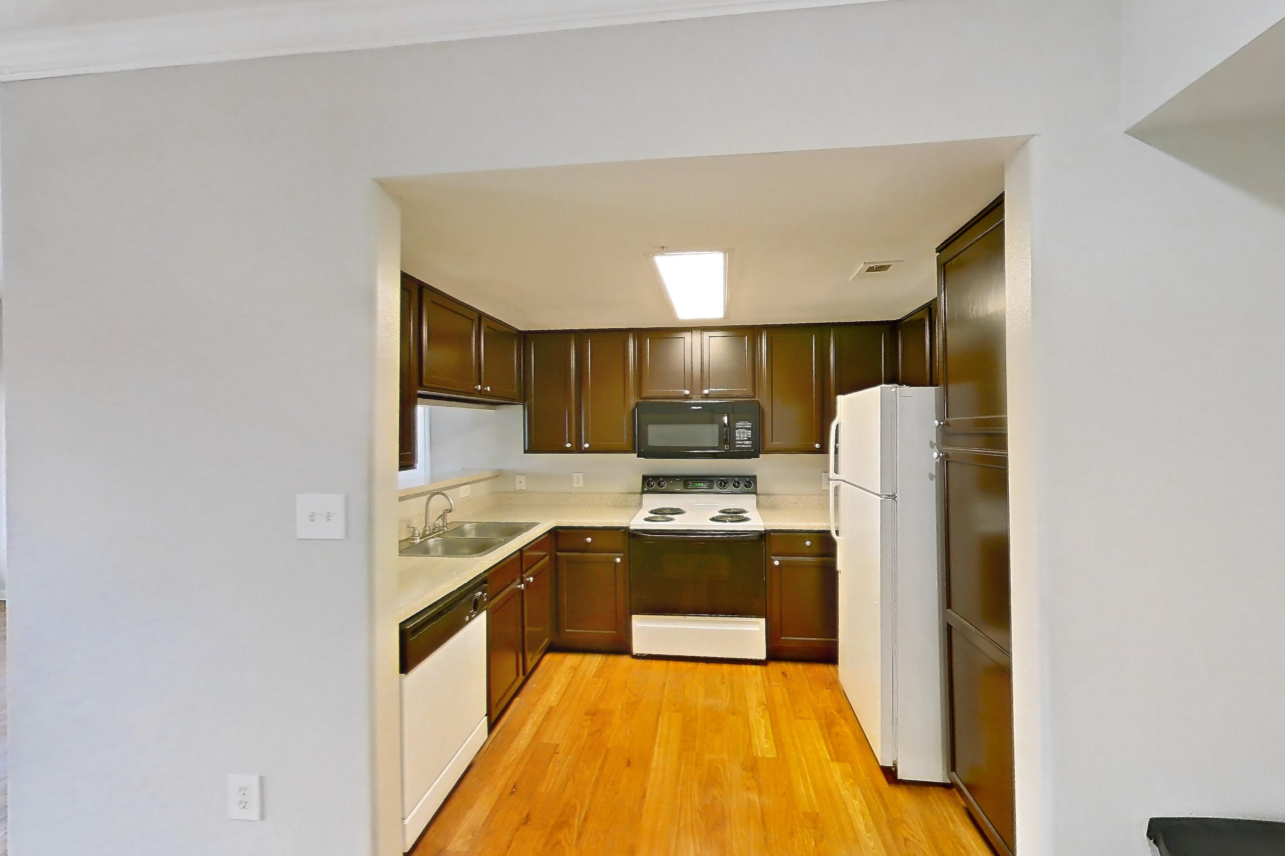 DINING ROOM (representative of this floor plan)