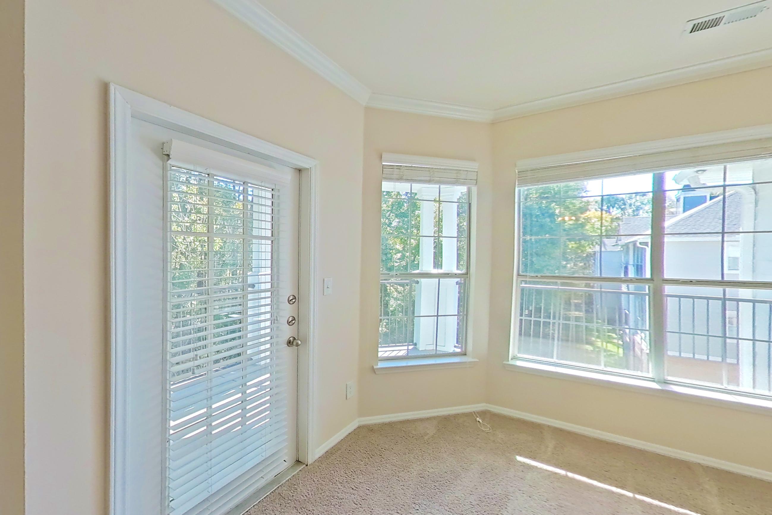 LIVING ROOM DINING ROOM